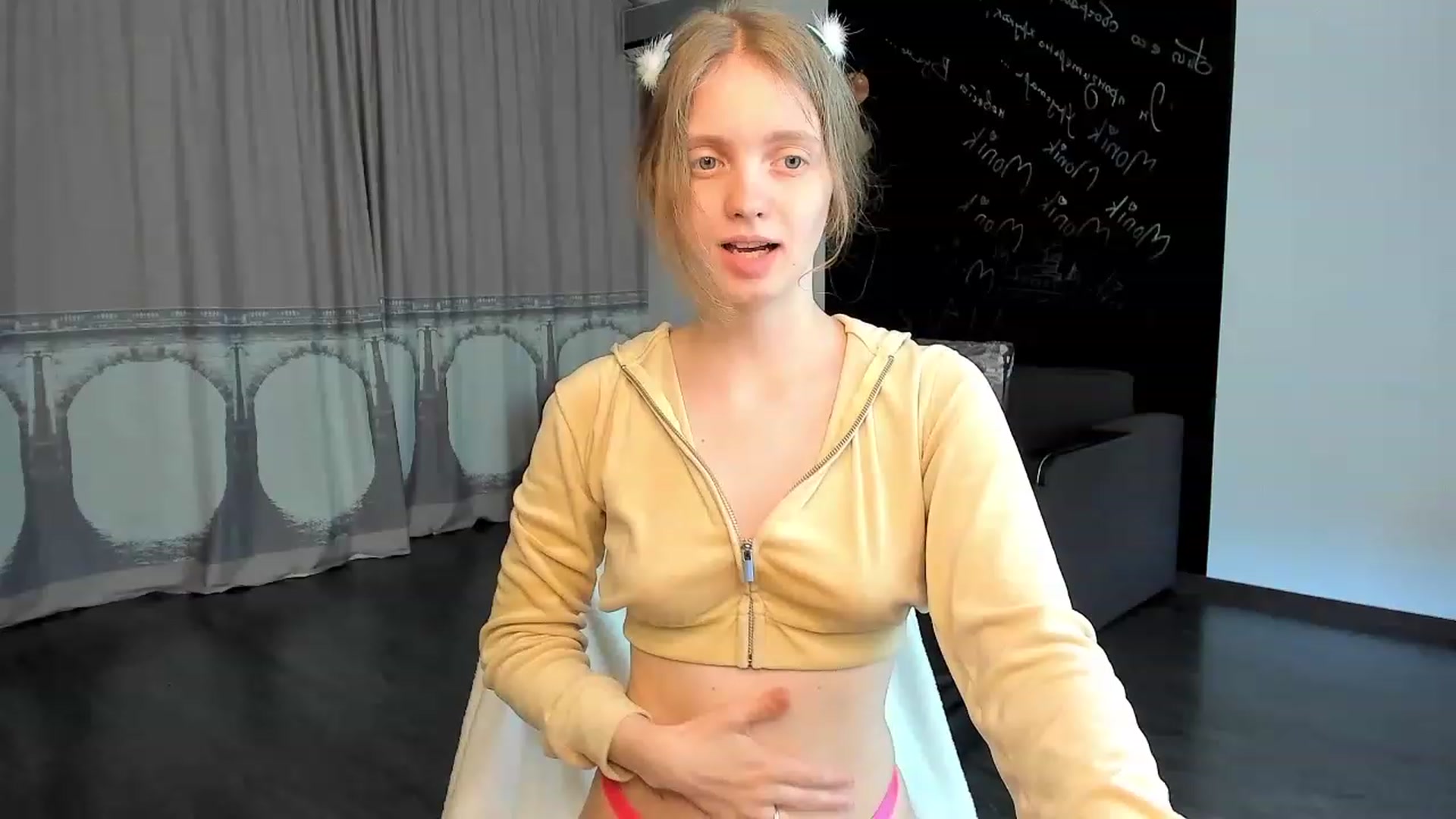 Gallery image thumbnail from OliviaWhites's myfreecams stream on, 06/16/2023, 07:19 image 5 of 20