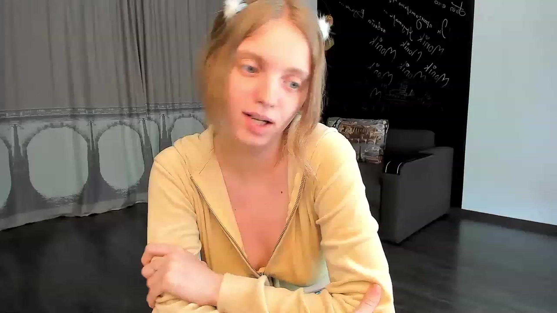 Gallery image thumbnail from OliviaWhites's myfreecams stream on, 06/16/2023, 09:47 image 5 of 20
