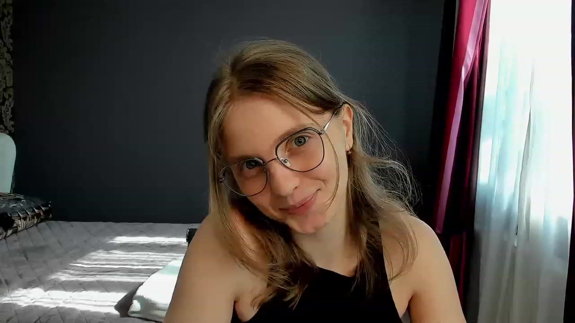 Gallery image thumbnail from OliviaWhites's myfreecams stream on, 06/18/2023, 05:58 image 2 of 20