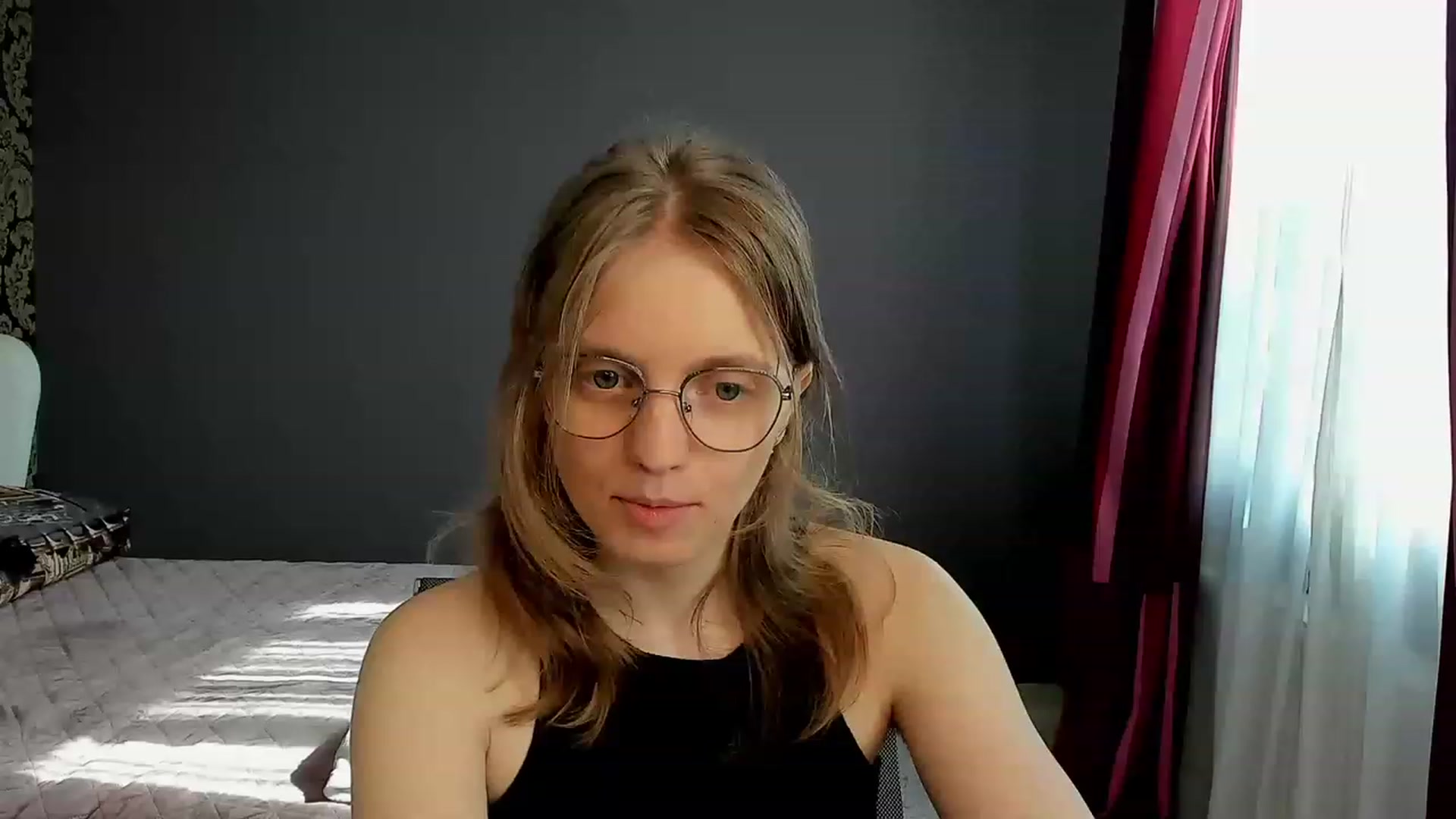 Gallery image thumbnail from OliviaWhites's myfreecams stream on, 06/18/2023, 05:58 image 11 of 20