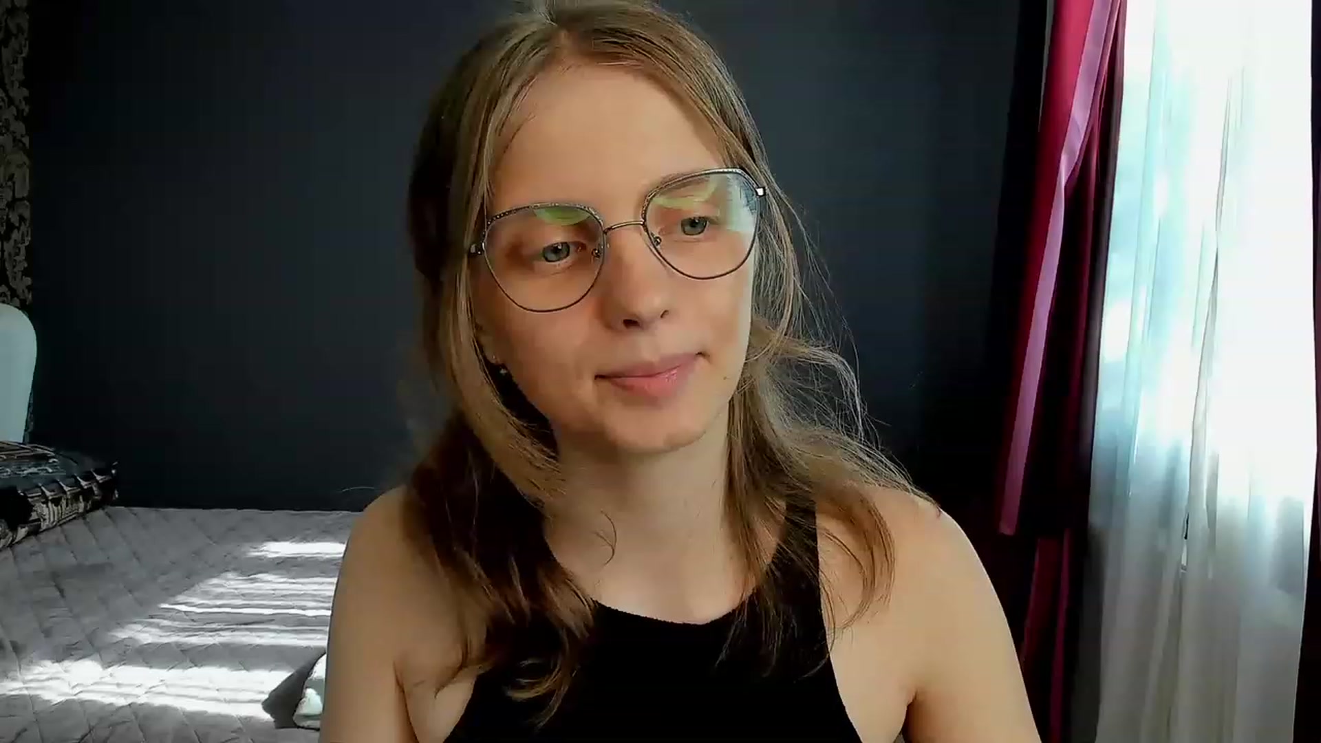 Gallery image thumbnail from OliviaWhites's myfreecams stream on, 06/18/2023, 05:58 image 1 of 20