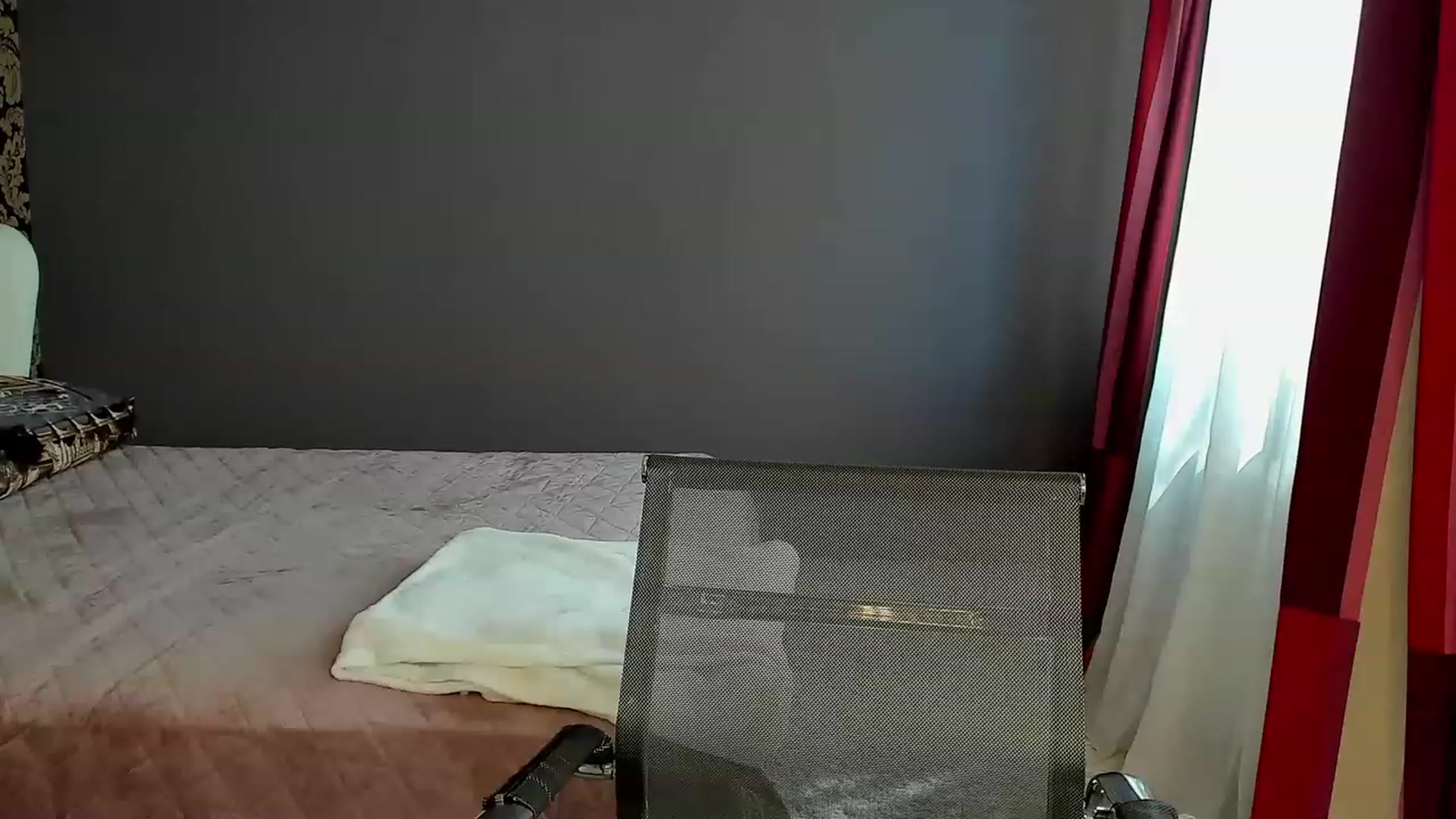 Gallery image thumbnail from OliviaWhites's myfreecams stream on, 06/18/2023, 09:23 image 3 of 20