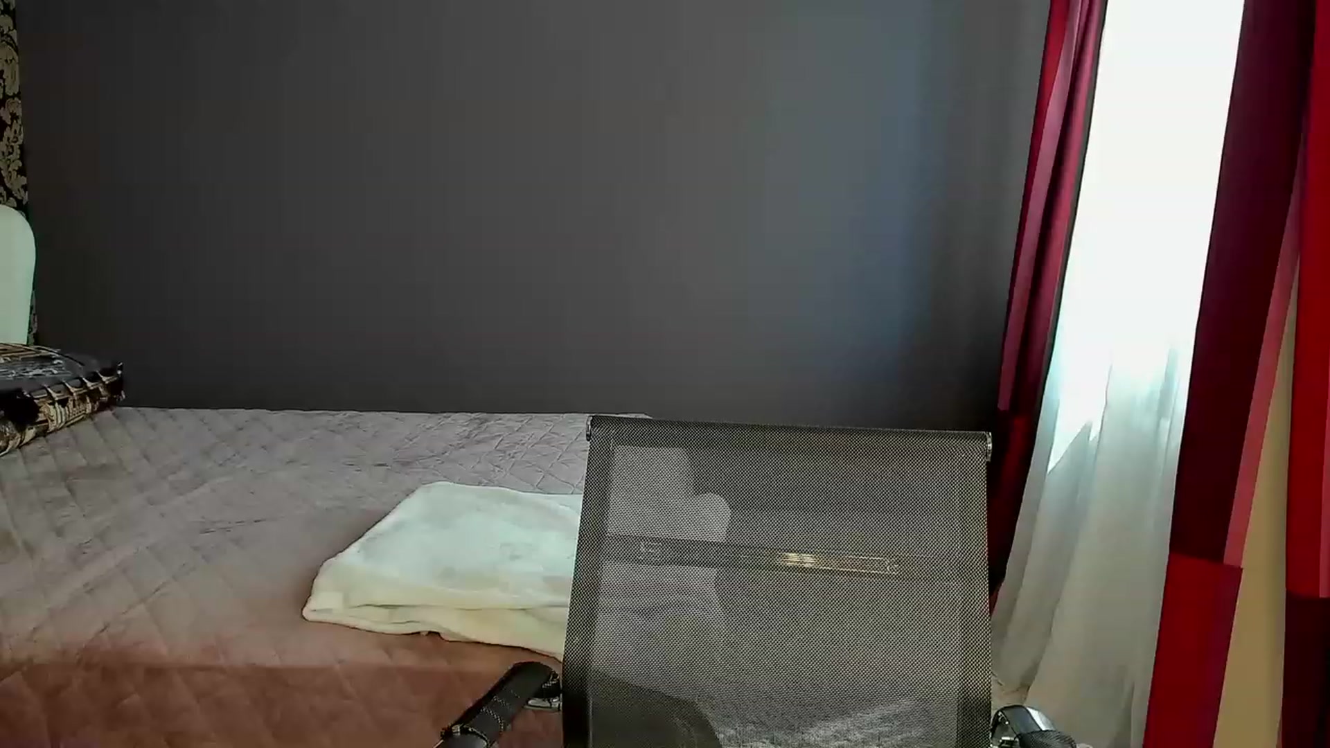 Gallery image thumbnail from OliviaWhites's myfreecams stream on, 06/18/2023, 09:23 image 4 of 20