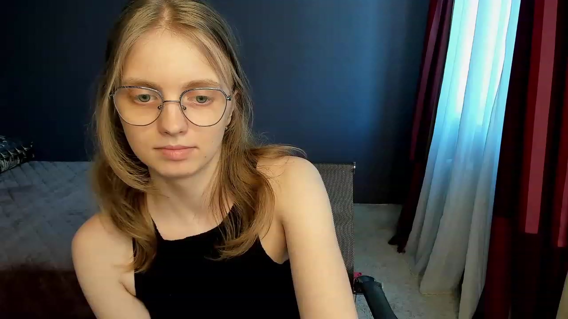 Gallery image thumbnail from OliviaWhites's myfreecams stream on, 06/18/2023, 10:50 image 14 of 20