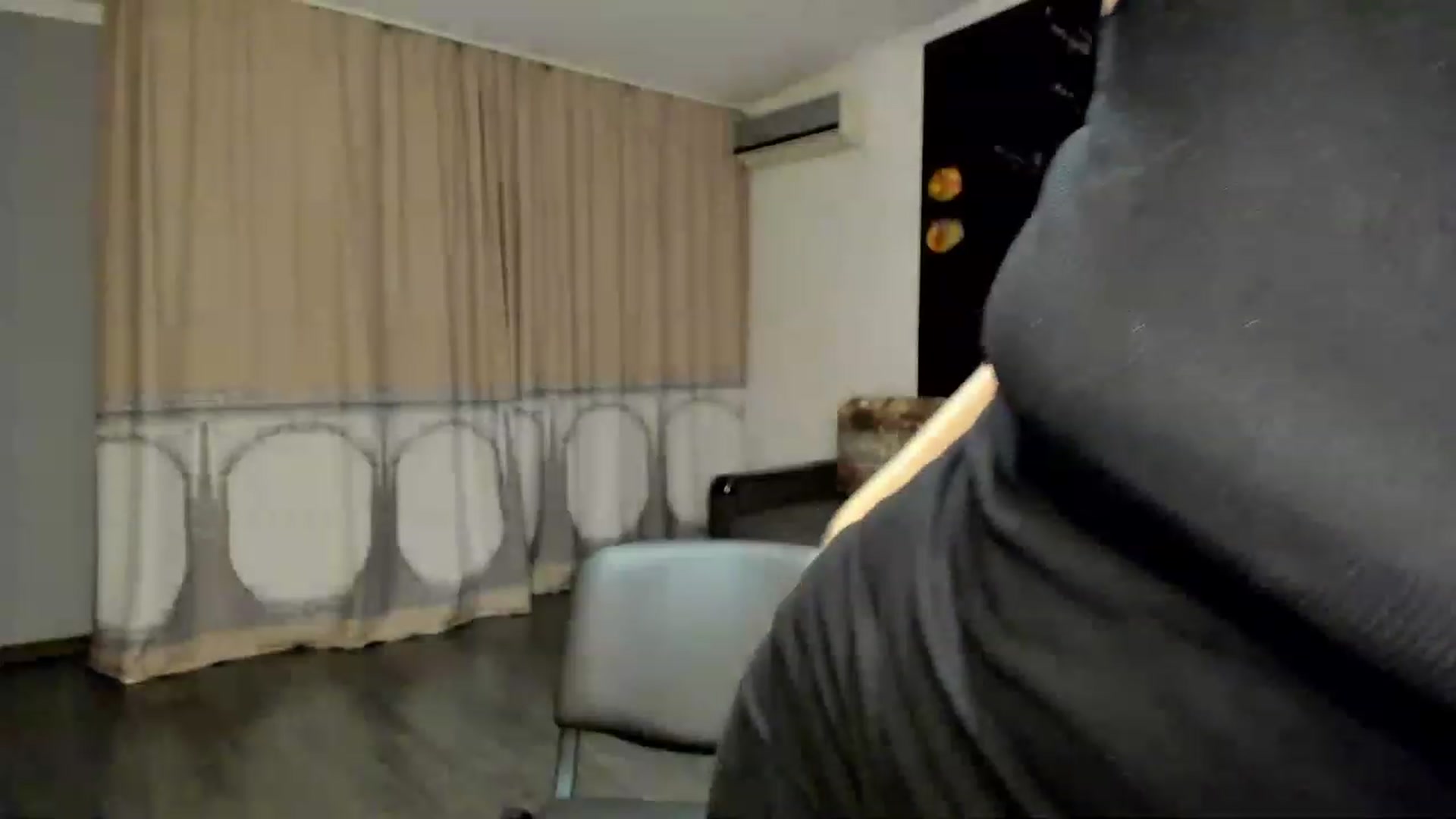 Gallery image thumbnail from OliviaWhites's myfreecams stream on, 06/18/2023, 18:16 image 12 of 20
