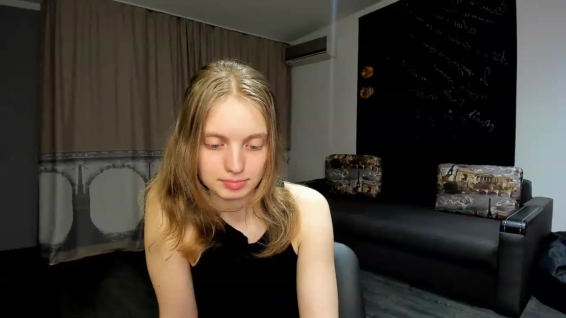 Gallery image thumbnail from OliviaWhites's myfreecams stream on, 06/18/2023, 18:16 image 10 of 20