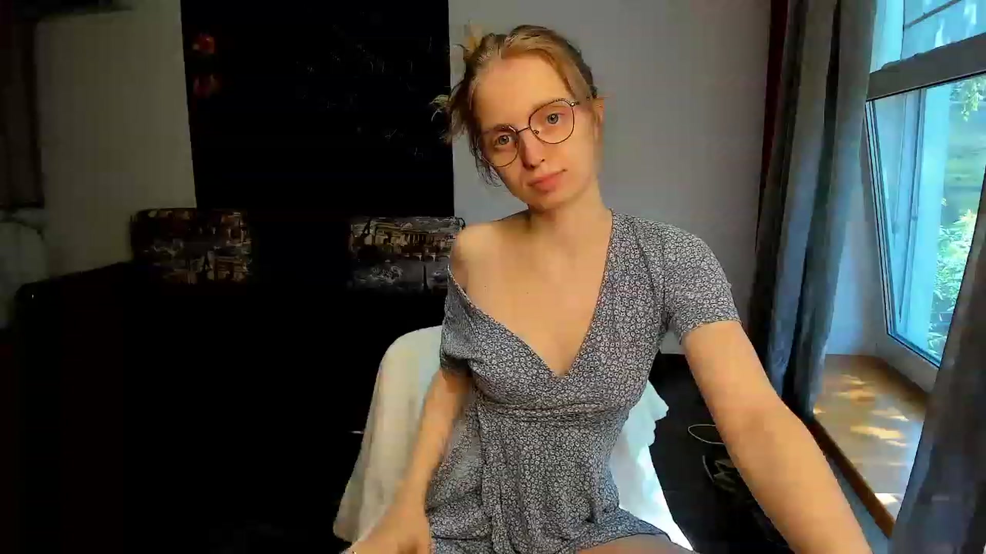 Gallery image thumbnail from OliviaWhites's myfreecams stream on, 06/19/2023, 06:06 image 20 of 20