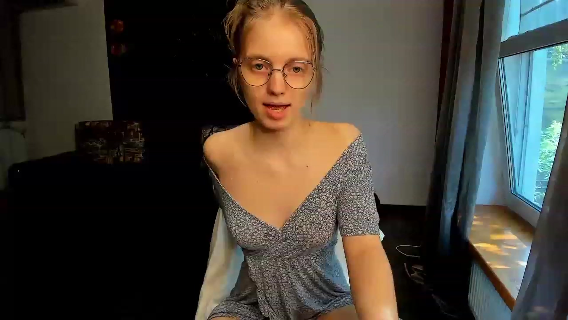 Gallery image thumbnail from OliviaWhites's myfreecams stream on, 06/19/2023, 06:06 image 16 of 20