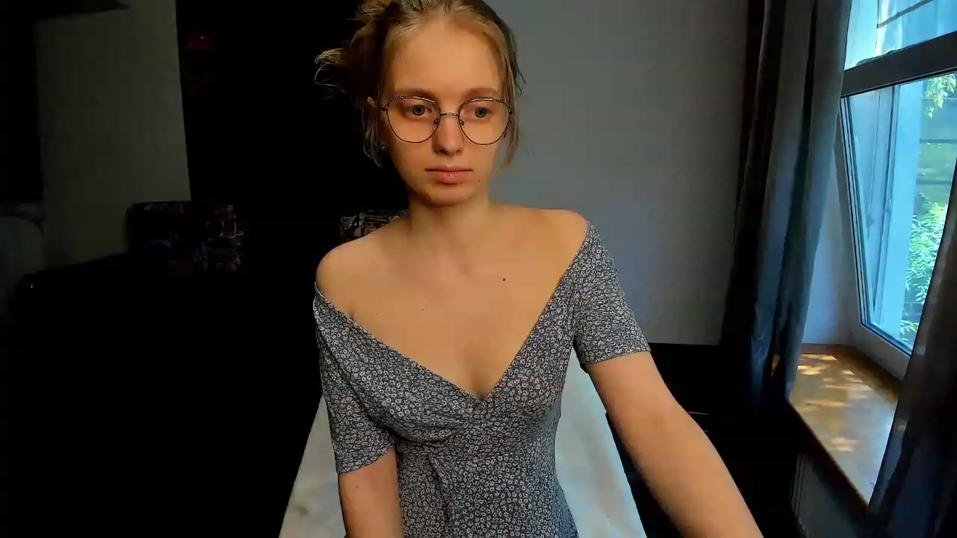 Gallery image thumbnail from OliviaWhites's myfreecams stream on, 06/19/2023, 07:45 image 2 of 20