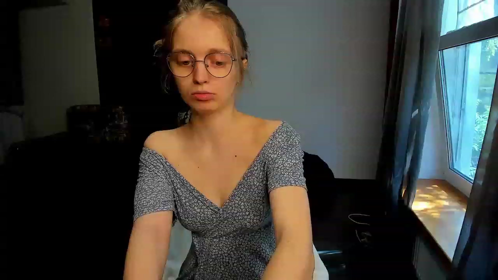 Gallery image thumbnail from OliviaWhites's myfreecams stream on, 06/19/2023, 07:45 image 11 of 20
