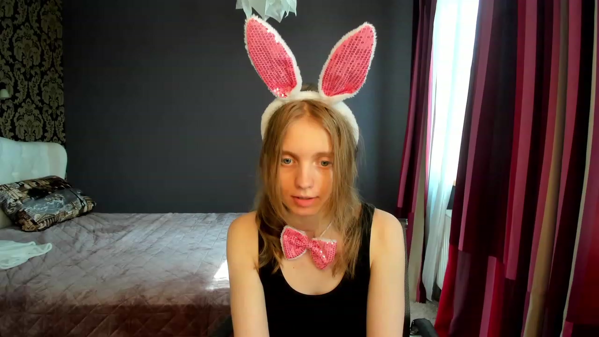 Gallery image thumbnail from OliviaWhites's myfreecams stream on, 06/21/2023, 07:13 image 10 of 20