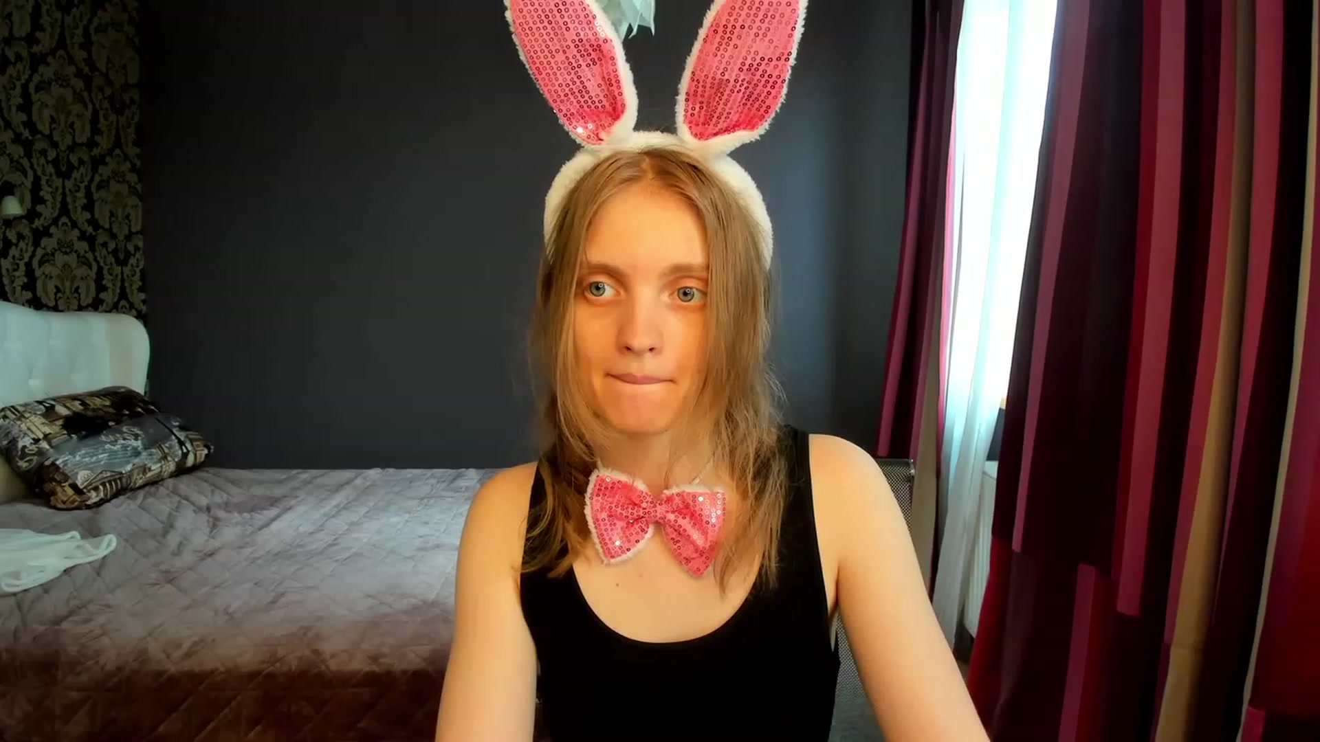 Gallery image thumbnail from OliviaWhites's myfreecams stream on, 06/21/2023, 07:13 image 13 of 20