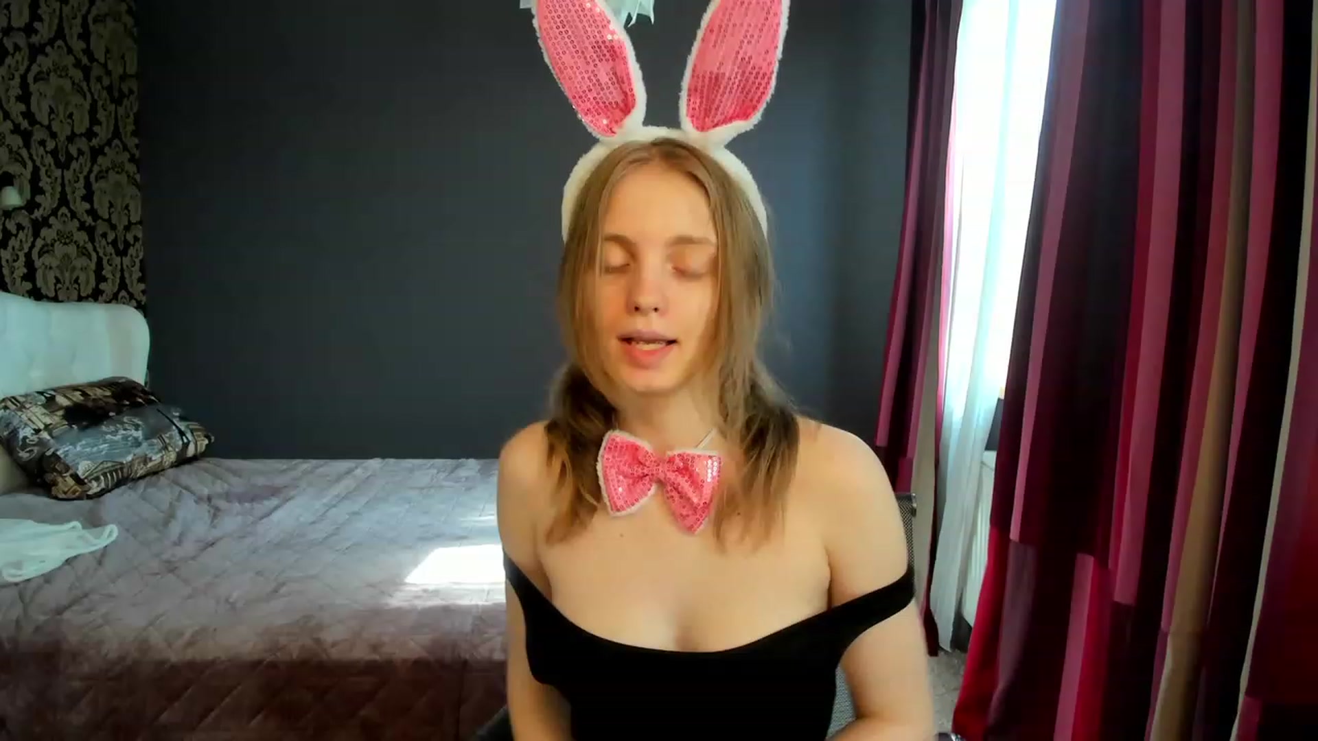 Gallery image thumbnail from OliviaWhites's myfreecams stream on, 06/21/2023, 07:13 image 2 of 20