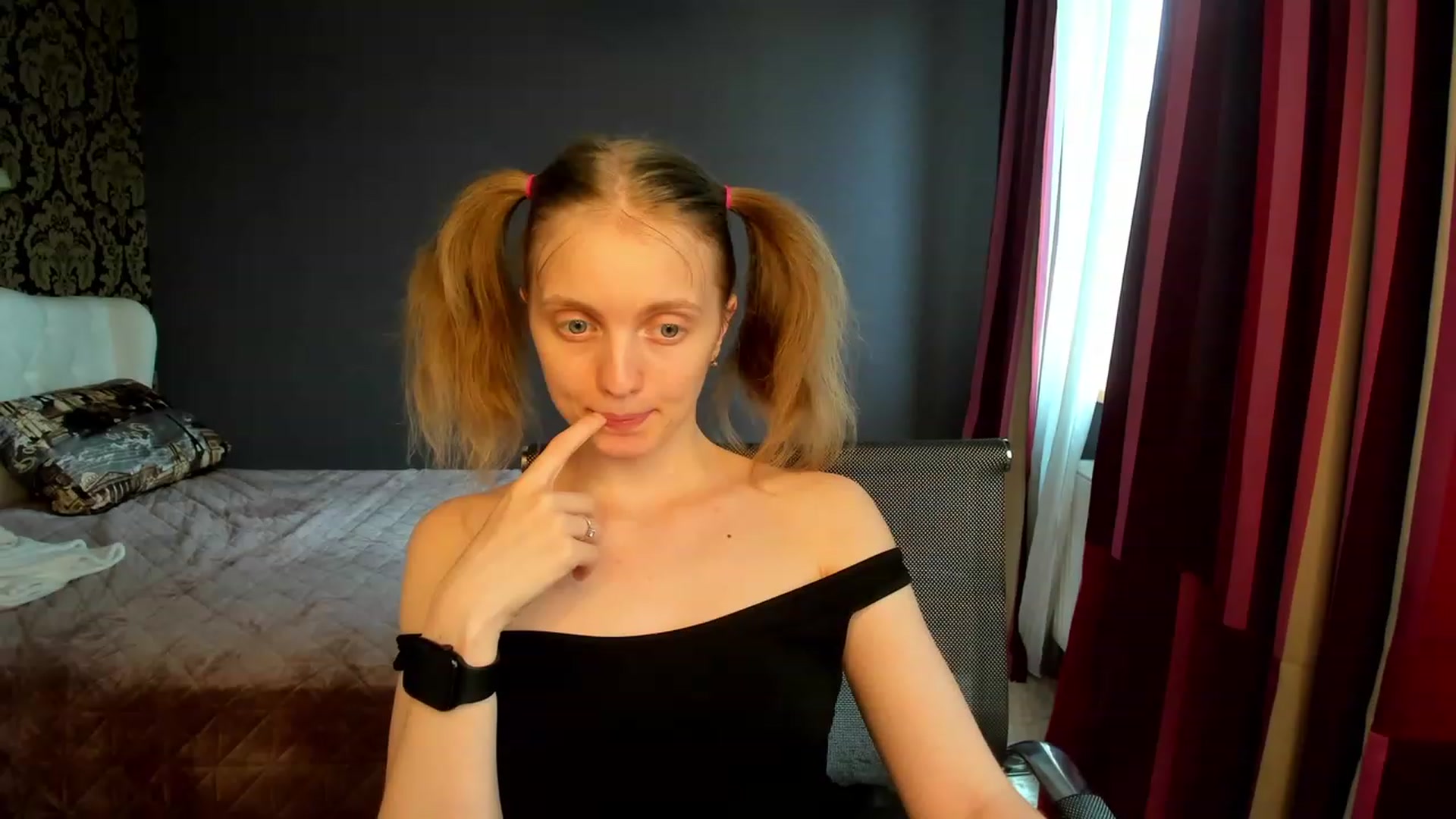 Gallery image thumbnail from OliviaWhites's myfreecams stream on, 06/21/2023, 11:06 image 1 of 20
