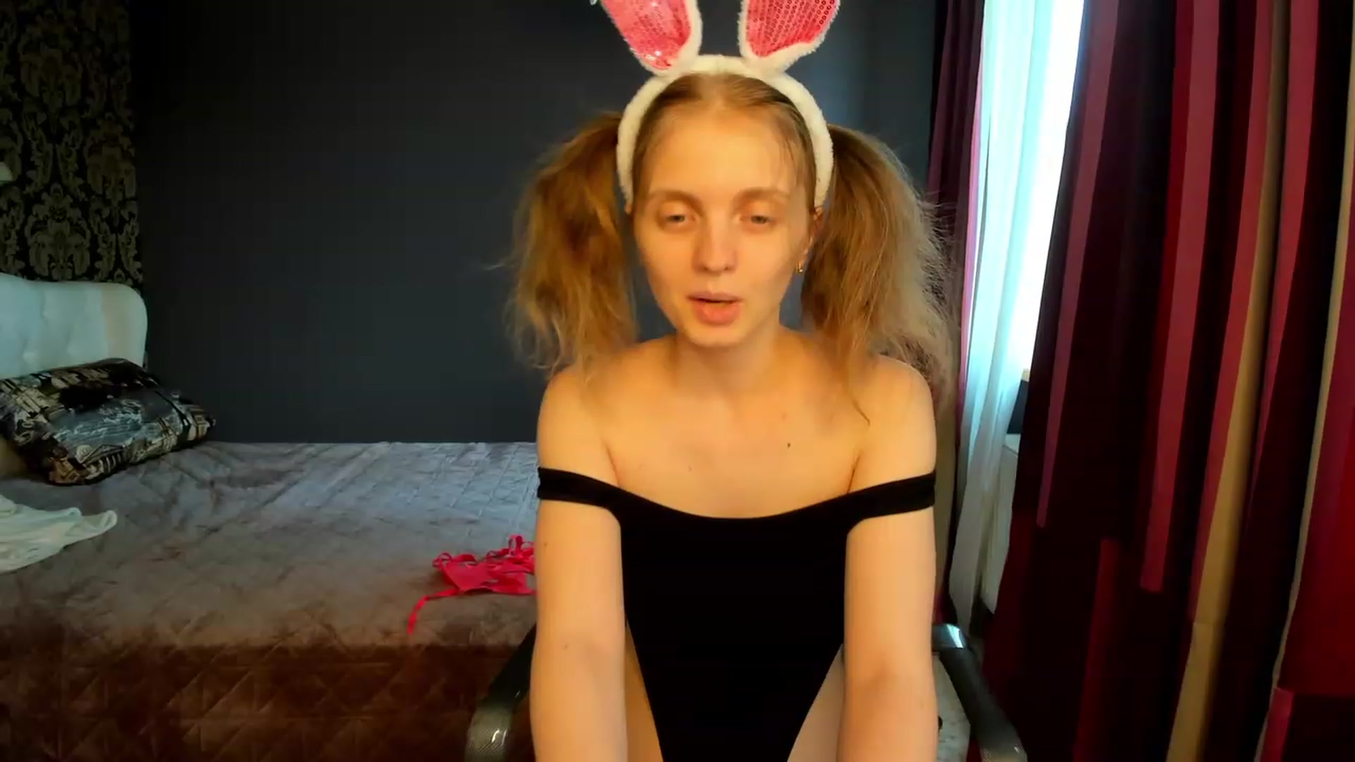 Gallery image thumbnail from OliviaWhites's myfreecams stream on, 06/21/2023, 11:06 image 14 of 20
