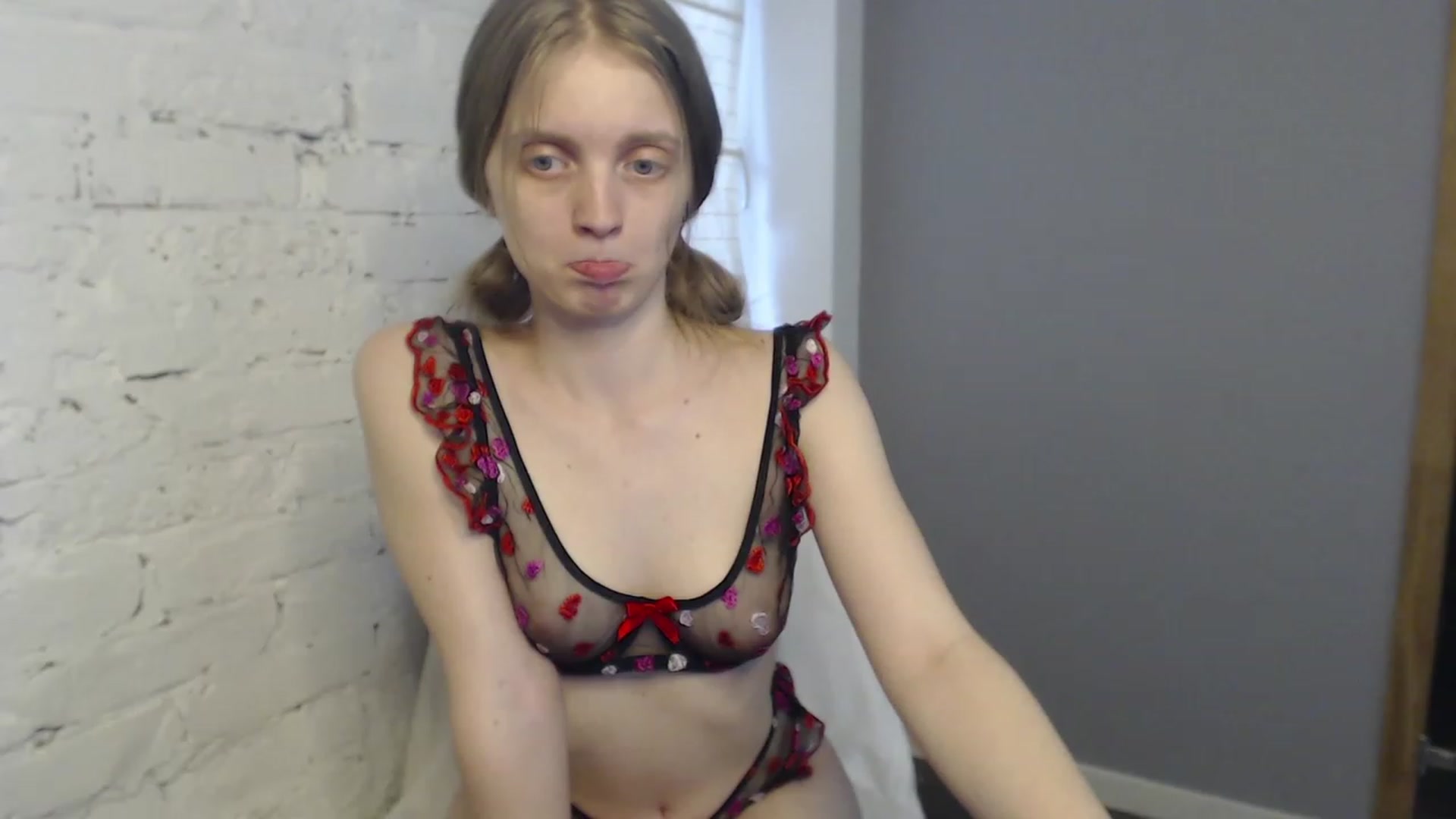 Gallery image thumbnail from OliviaWhites's myfreecams stream on, 06/23/2023, 10:47 image 2 of 20