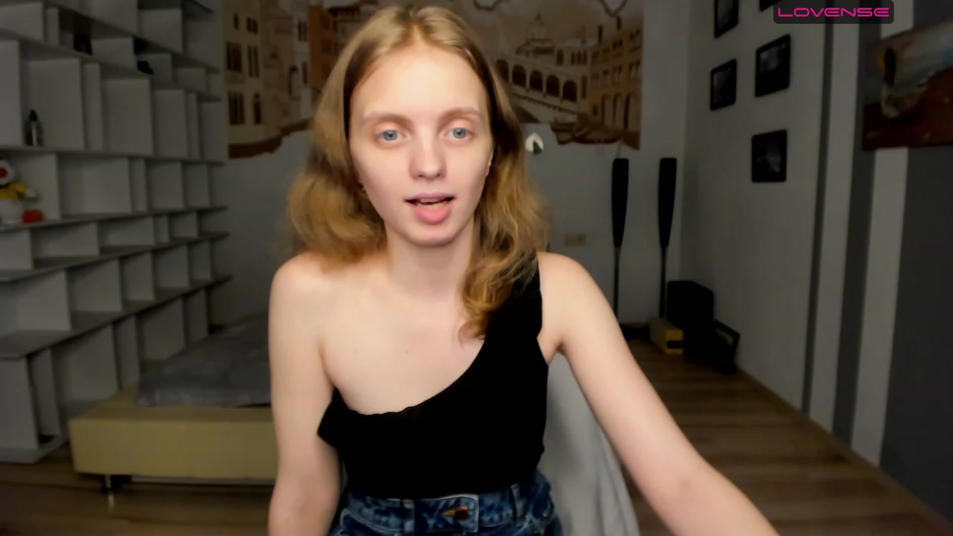 Gallery image thumbnail from OliviaWhites's myfreecams stream on, 06/25/2023, 08:57 image 2 of 20