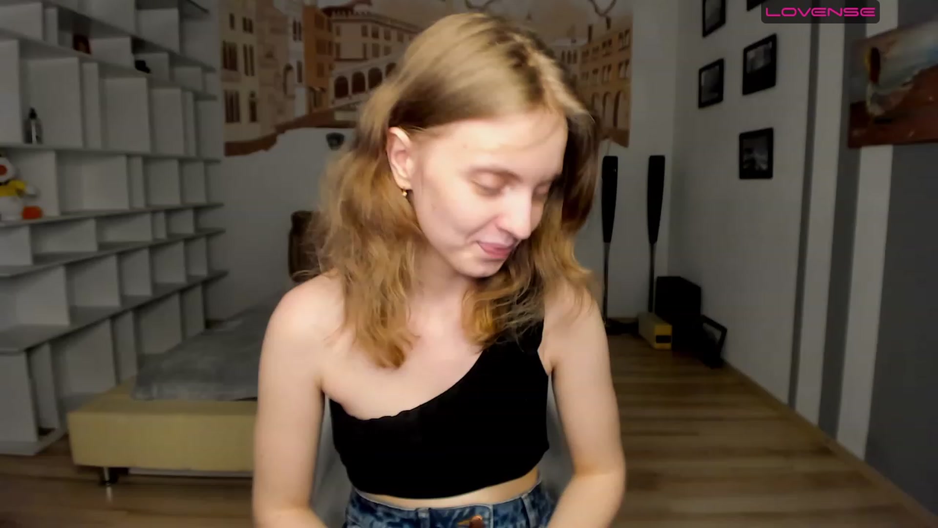 Gallery image thumbnail from OliviaWhites's myfreecams stream on, 06/25/2023, 08:57 image 3 of 20