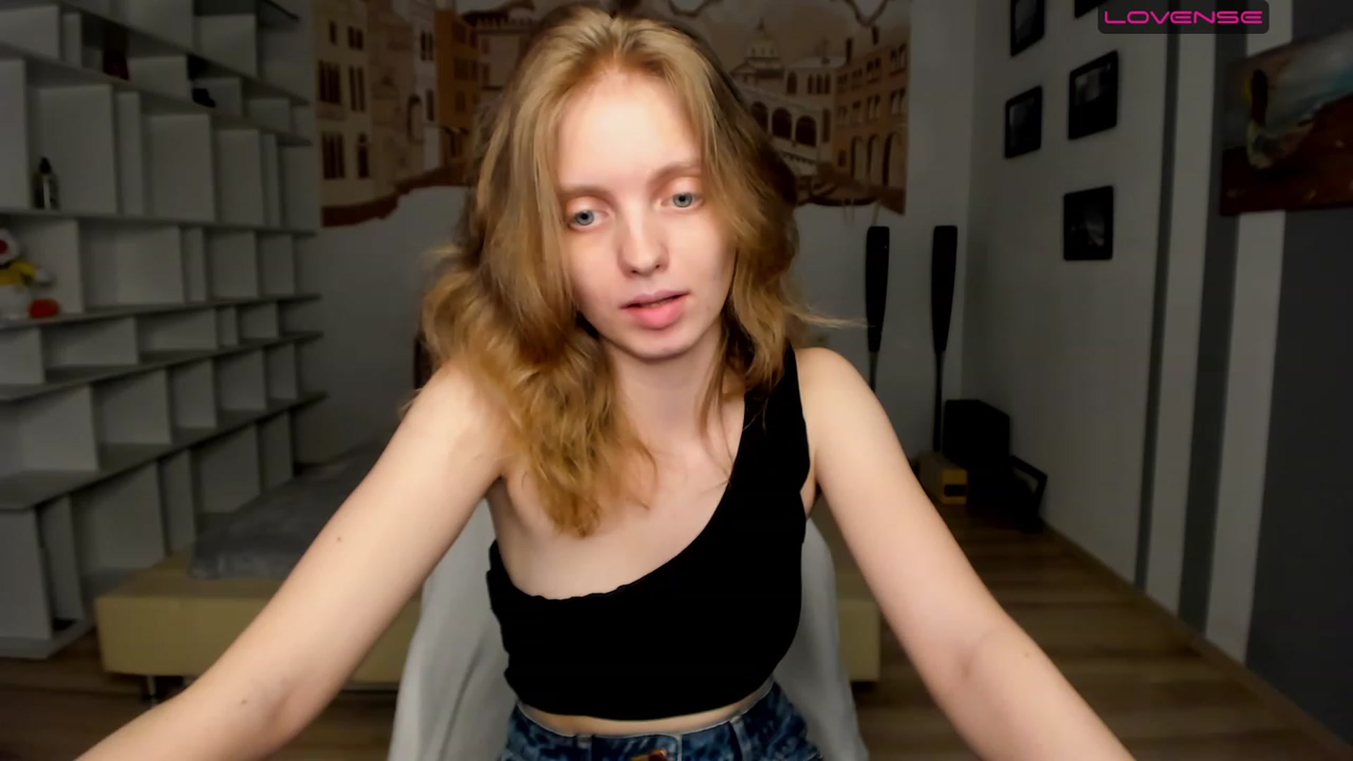 Gallery image thumbnail from OliviaWhites's myfreecams stream on, 06/25/2023, 08:57 image 12 of 20