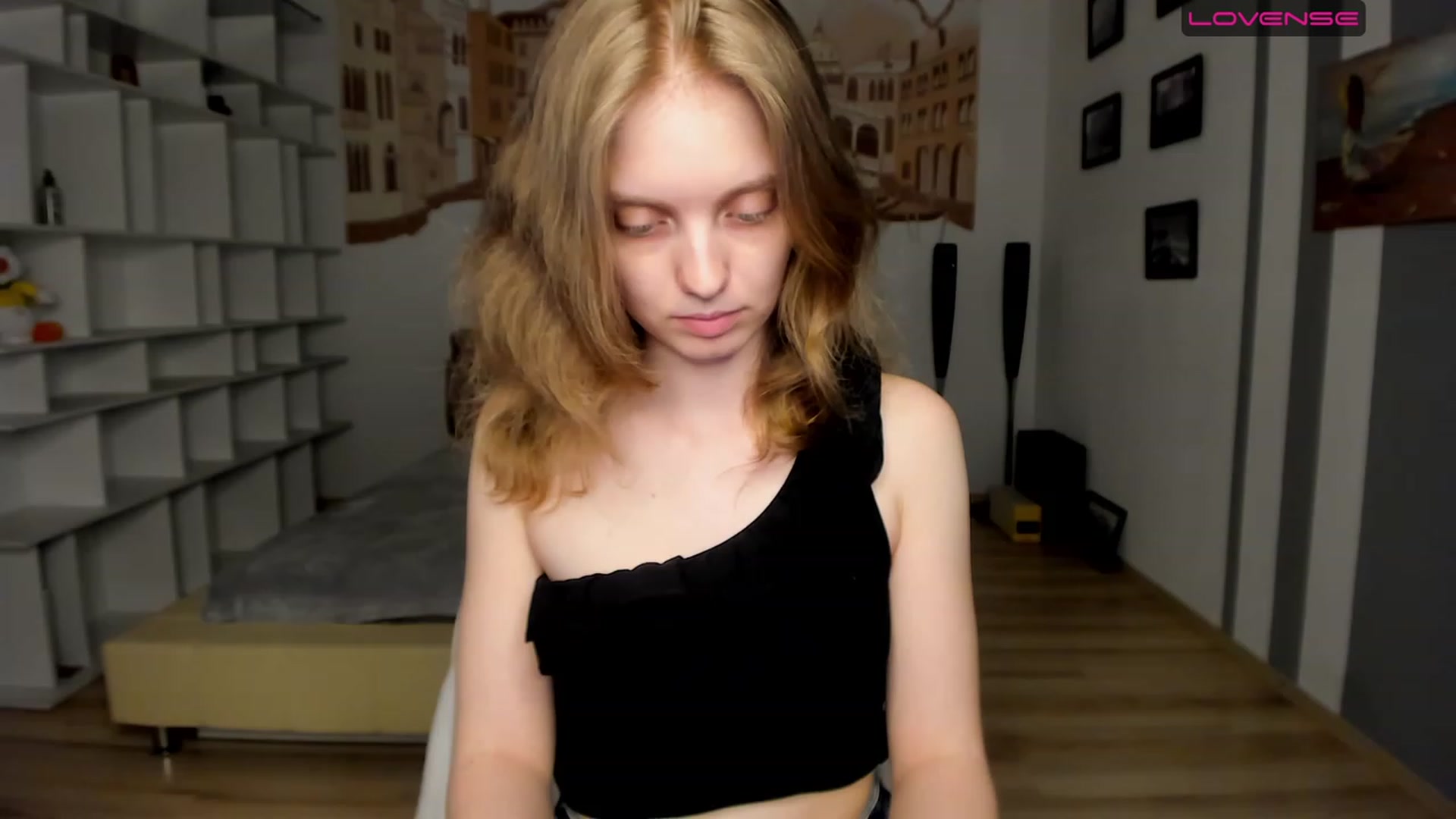 Gallery image thumbnail from OliviaWhites's myfreecams stream on, 06/25/2023, 08:57 image 14 of 20