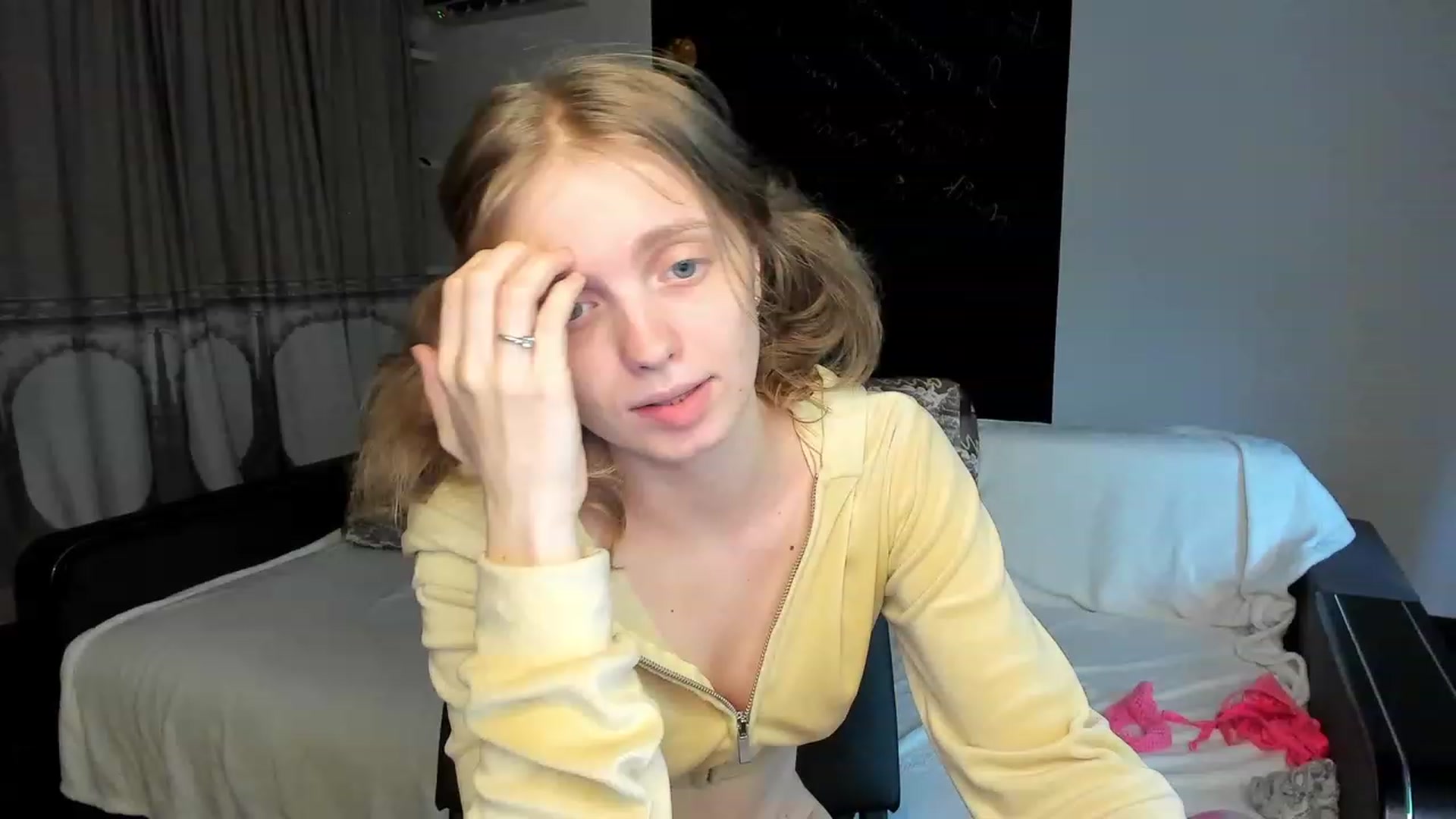 Gallery image thumbnail from OliviaWhites's myfreecams stream on, 06/26/2023, 09:07 image 2 of 20