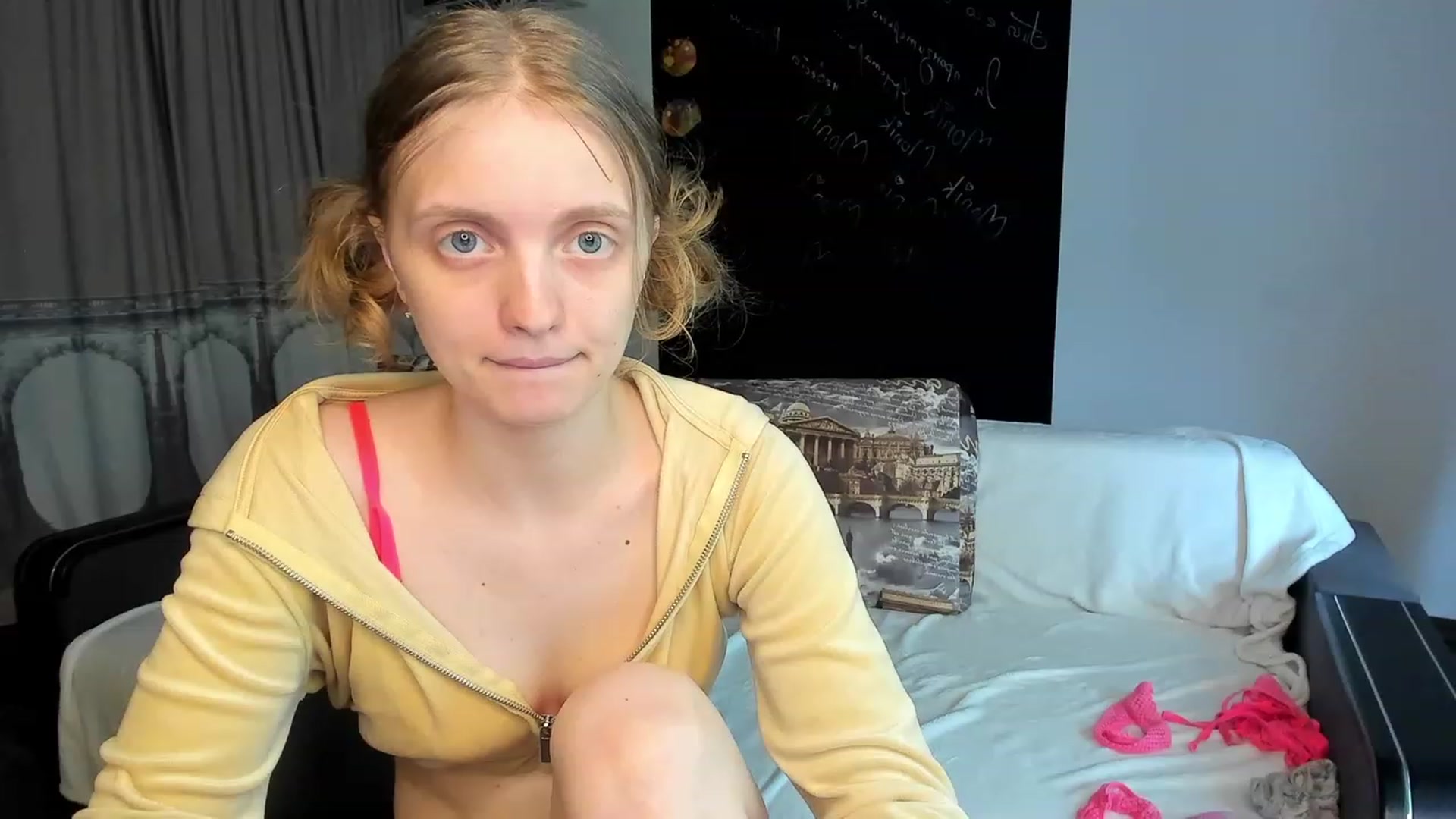 Gallery image thumbnail from OliviaWhites's myfreecams stream on, 06/26/2023, 09:07 image 9 of 20
