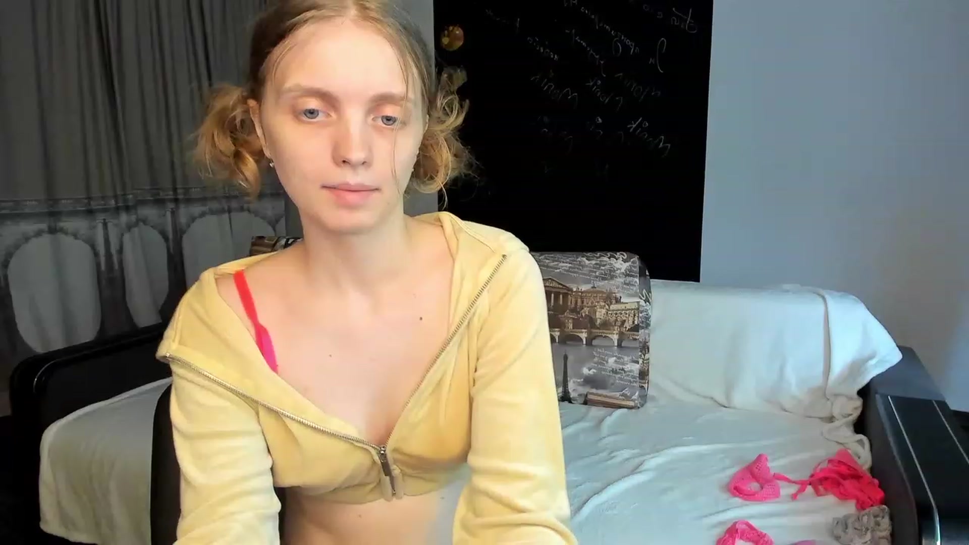 Gallery image thumbnail from OliviaWhites's myfreecams stream on, 06/26/2023, 09:07 image 7 of 20