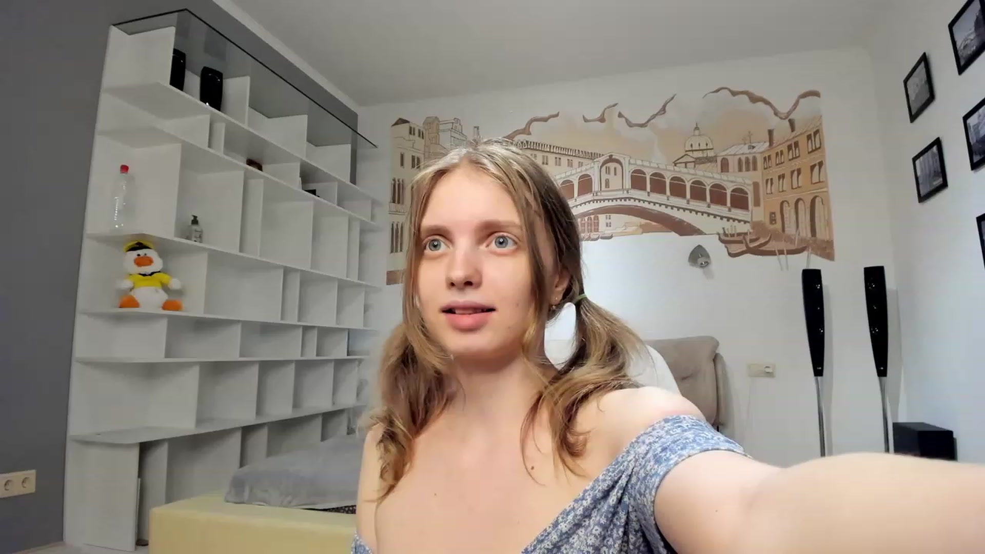Gallery image thumbnail from OliviaWhites's myfreecams stream on, 06/27/2023, 08:01 image 17 of 20