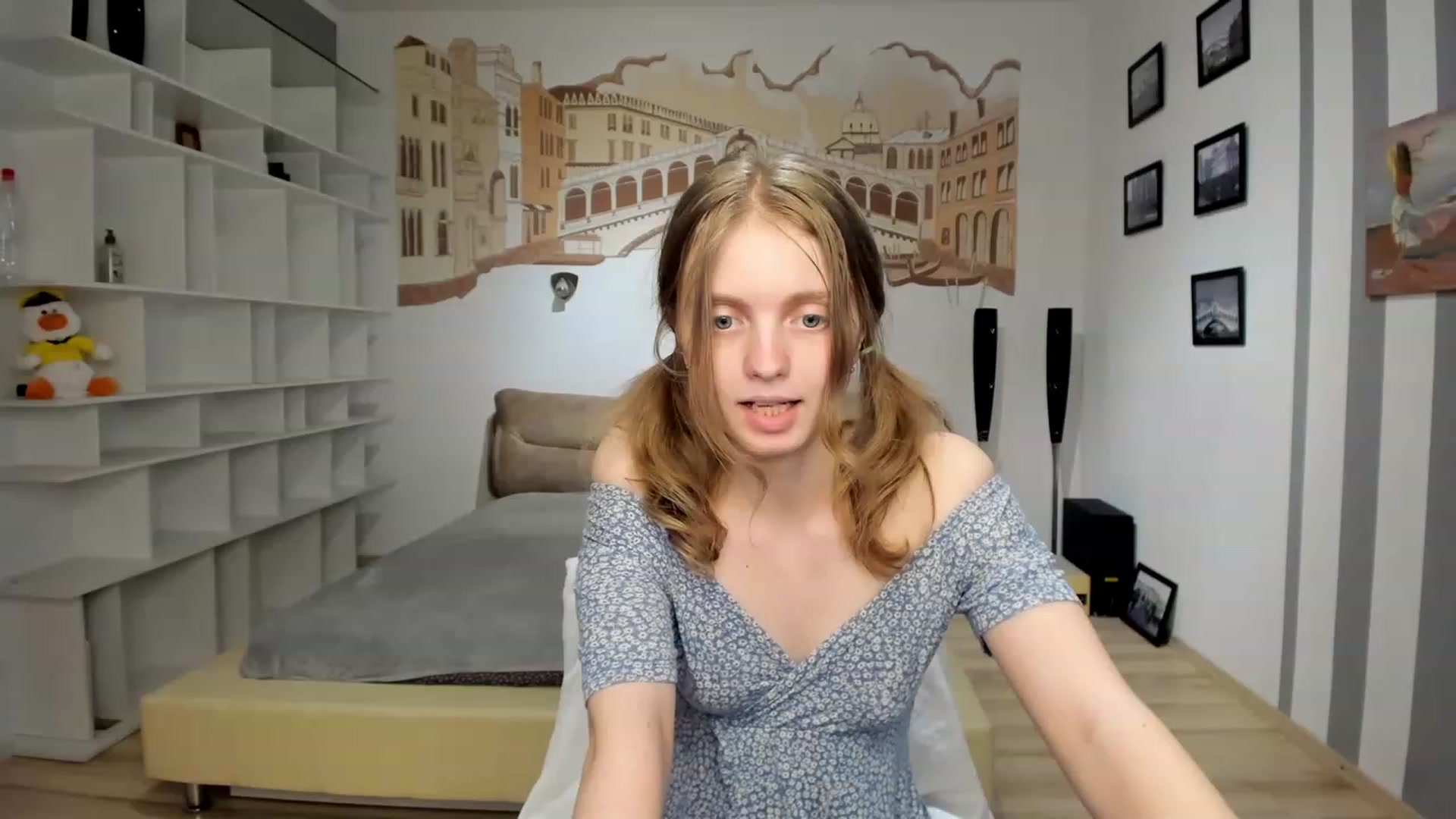 Gallery image thumbnail from OliviaWhites's myfreecams stream on, 06/27/2023, 09:58 image 13 of 20