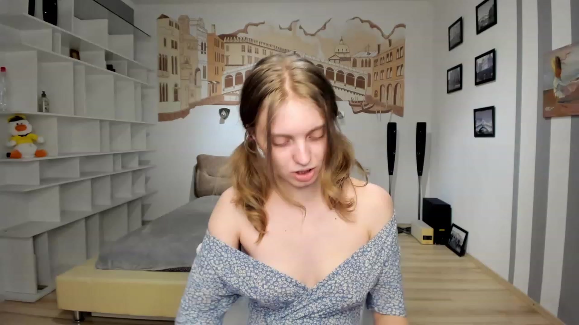 Gallery image thumbnail from OliviaWhites's myfreecams stream on, 06/27/2023, 09:58 image 9 of 20