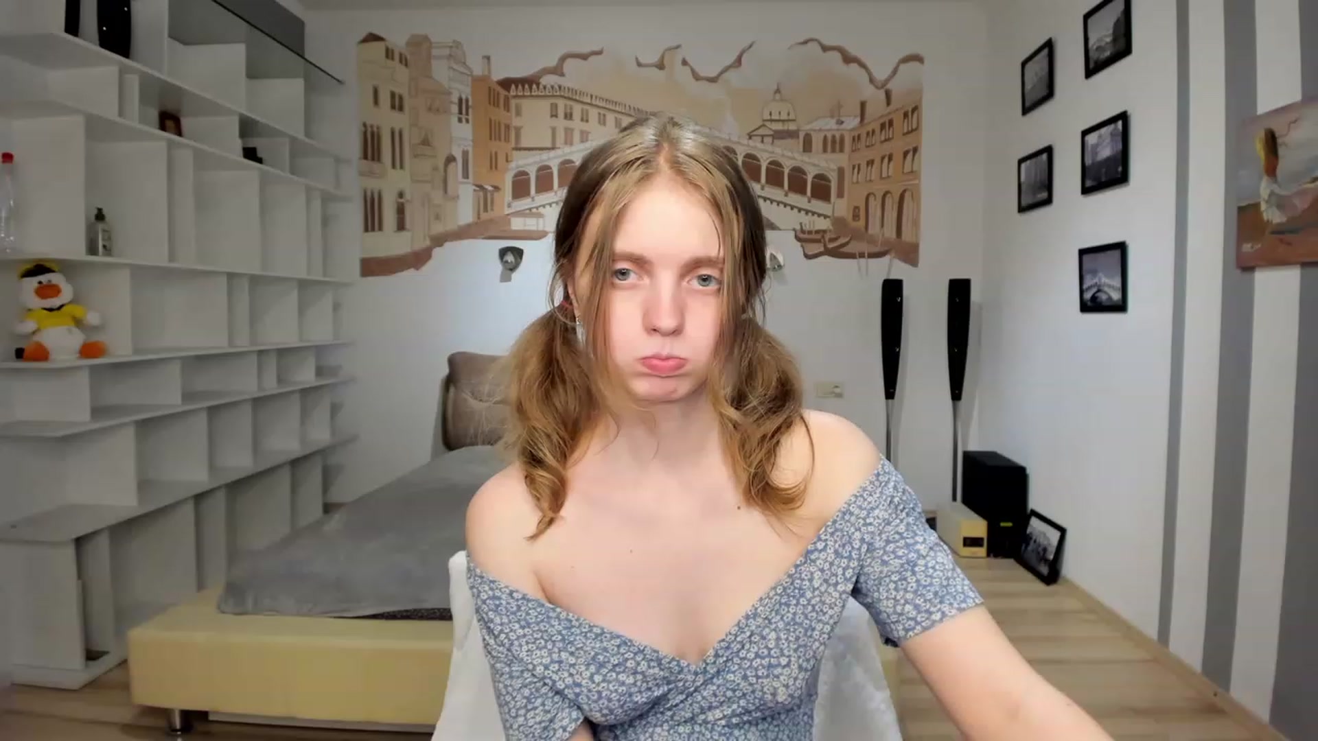 Gallery image thumbnail from OliviaWhites's myfreecams stream on, 06/27/2023, 09:58 image 5 of 20