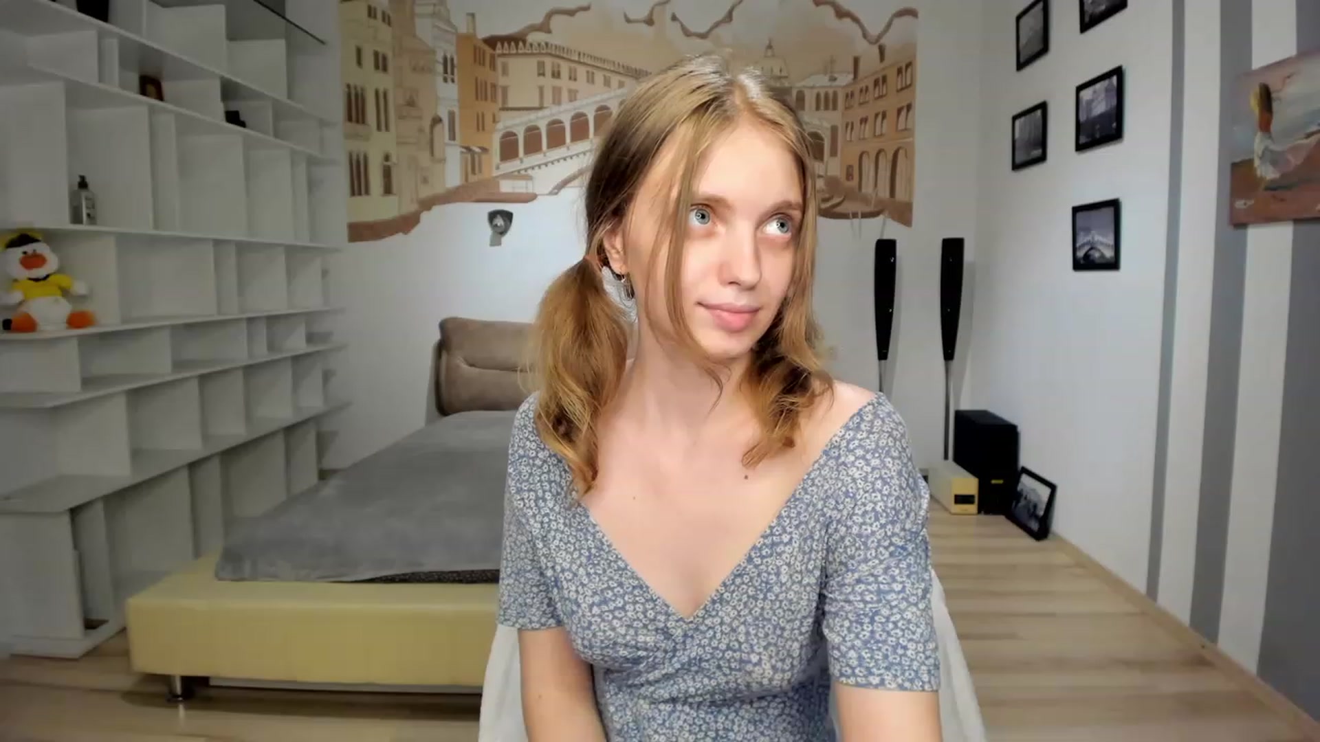 Gallery image thumbnail from OliviaWhites's myfreecams stream on, 06/27/2023, 10:22 image 15 of 20
