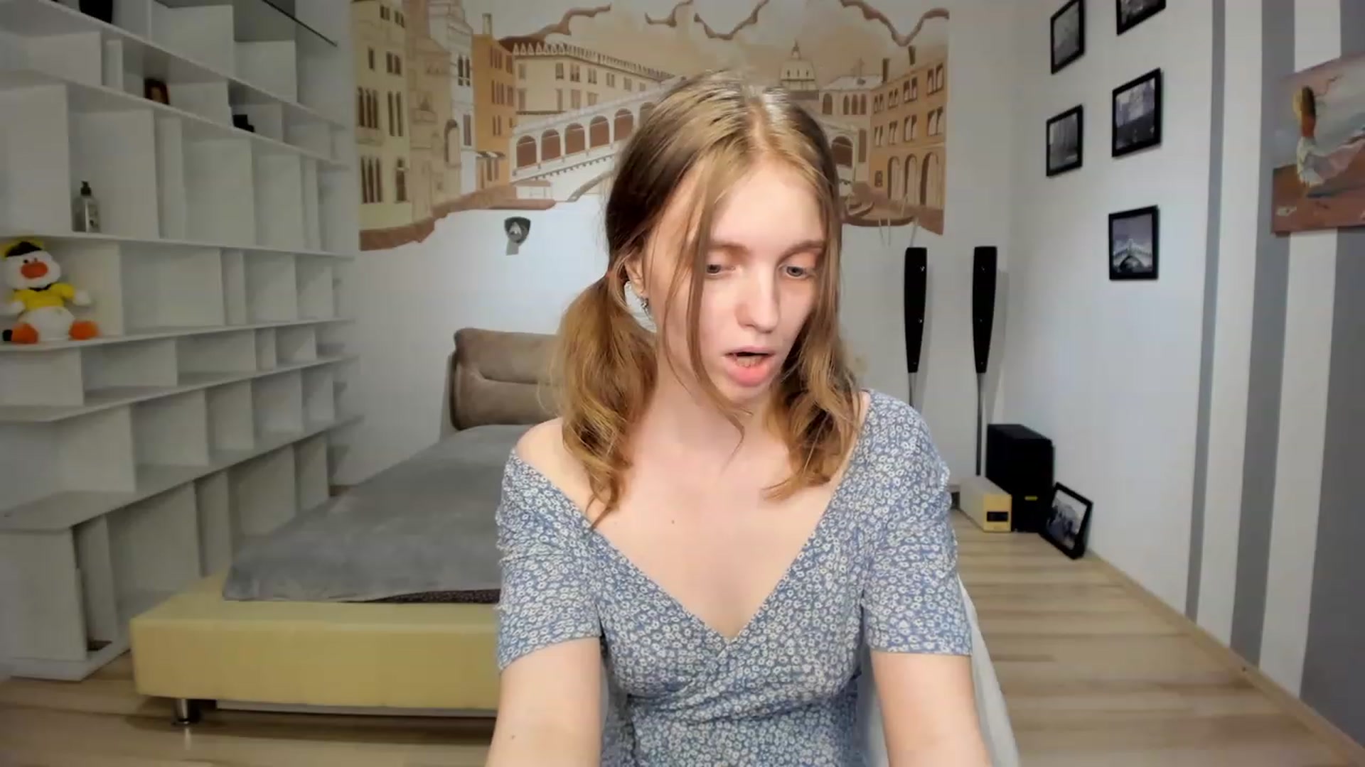 Gallery image thumbnail from OliviaWhites's myfreecams stream on, 06/27/2023, 10:22 image 16 of 20