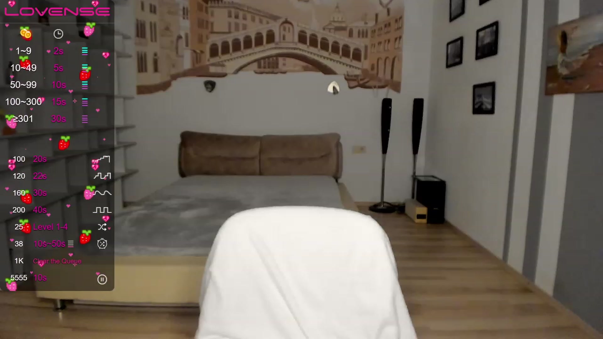 Gallery image thumbnail from OliviaWhites's myfreecams stream on, 06/28/2023, 15:47 image 19 of 20