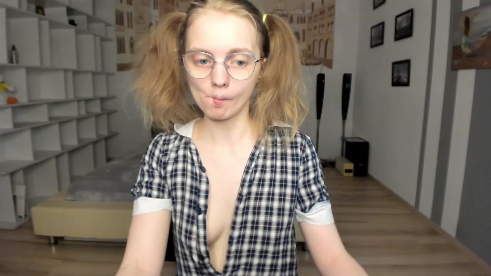 Gallery image thumbnail from OliviaWhites's myfreecams stream on, 07/02/2023, 07:44 image 8 of 20