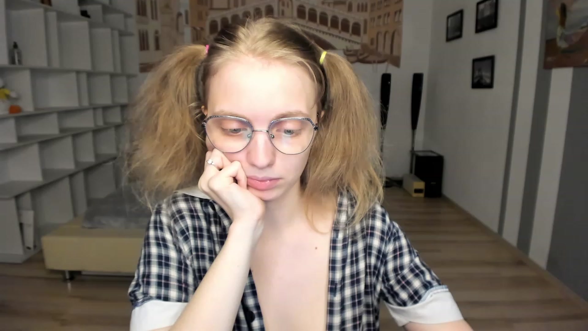 Gallery image thumbnail from OliviaWhites's myfreecams stream on, 07/02/2023, 07:44 image 20 of 20