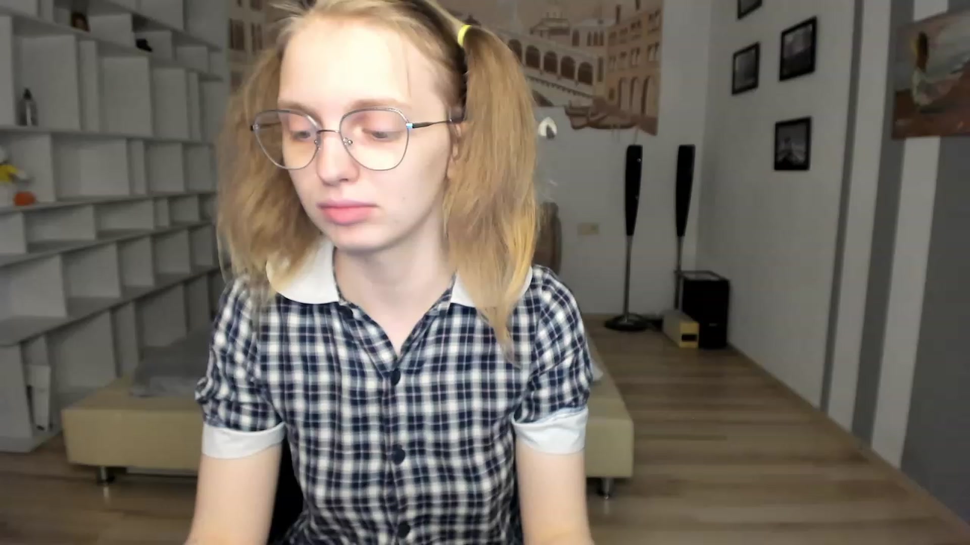 Gallery image thumbnail from OliviaWhites's myfreecams stream on, 07/02/2023, 07:44 image 13 of 20