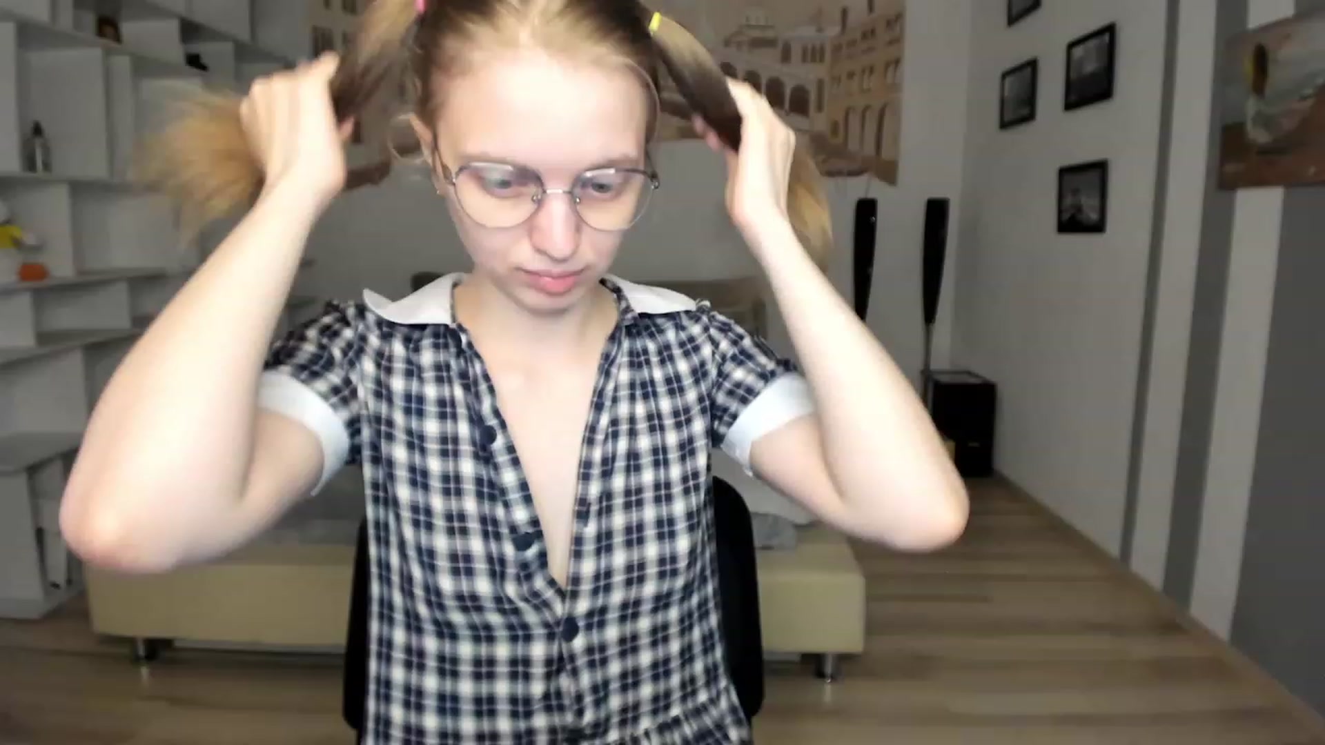 Gallery image thumbnail from OliviaWhites's myfreecams stream on, 07/02/2023, 07:44 image 12 of 20