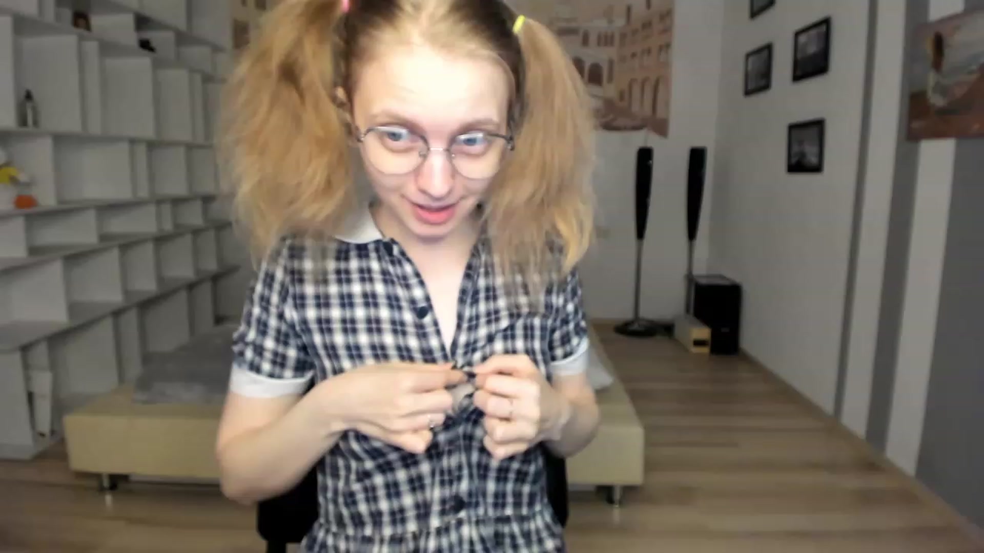 Gallery image thumbnail from OliviaWhites's myfreecams stream on, 07/02/2023, 07:44 image 14 of 20