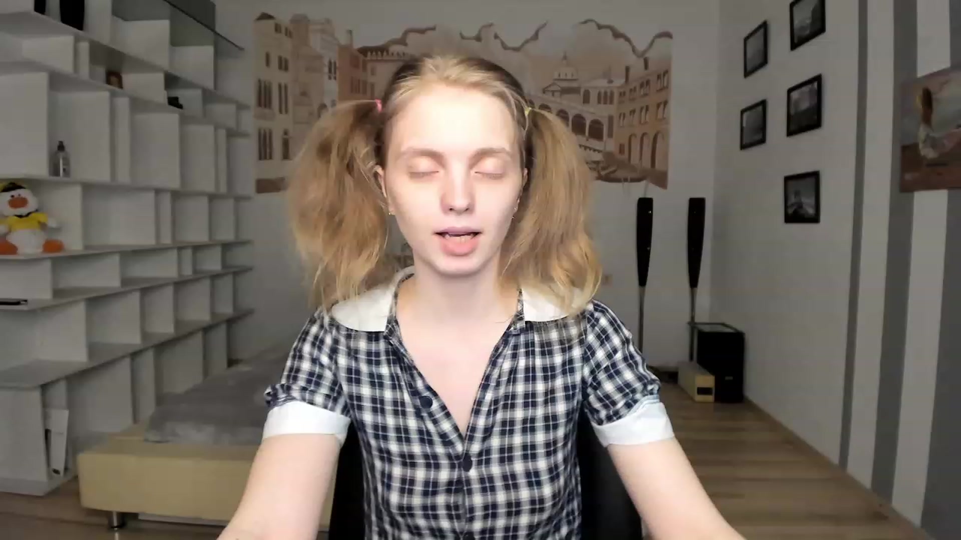 Gallery image thumbnail from OliviaWhites's myfreecams stream on, 07/02/2023, 10:56 image 9 of 20