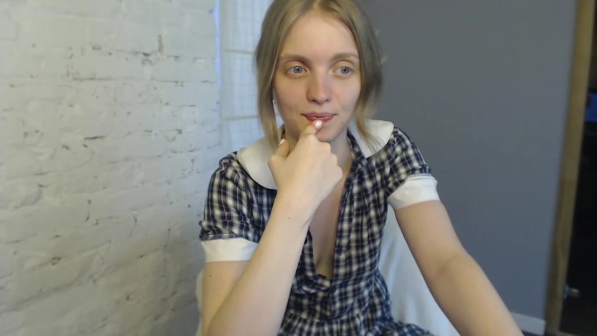 Gallery image thumbnail from OliviaWhites's myfreecams stream on, 07/04/2023, 08:38 image 1 of 20