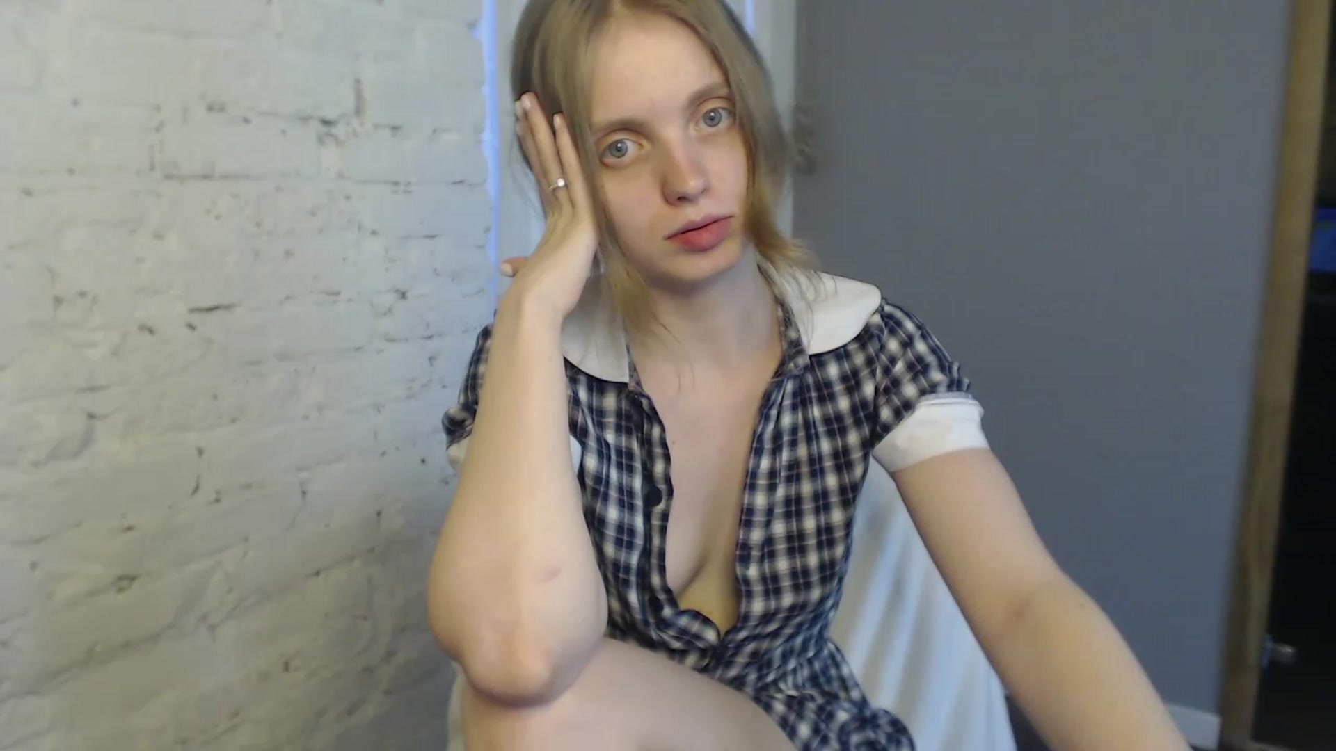 Gallery image thumbnail from OliviaWhites's myfreecams stream on, 07/04/2023, 08:38 image 8 of 20