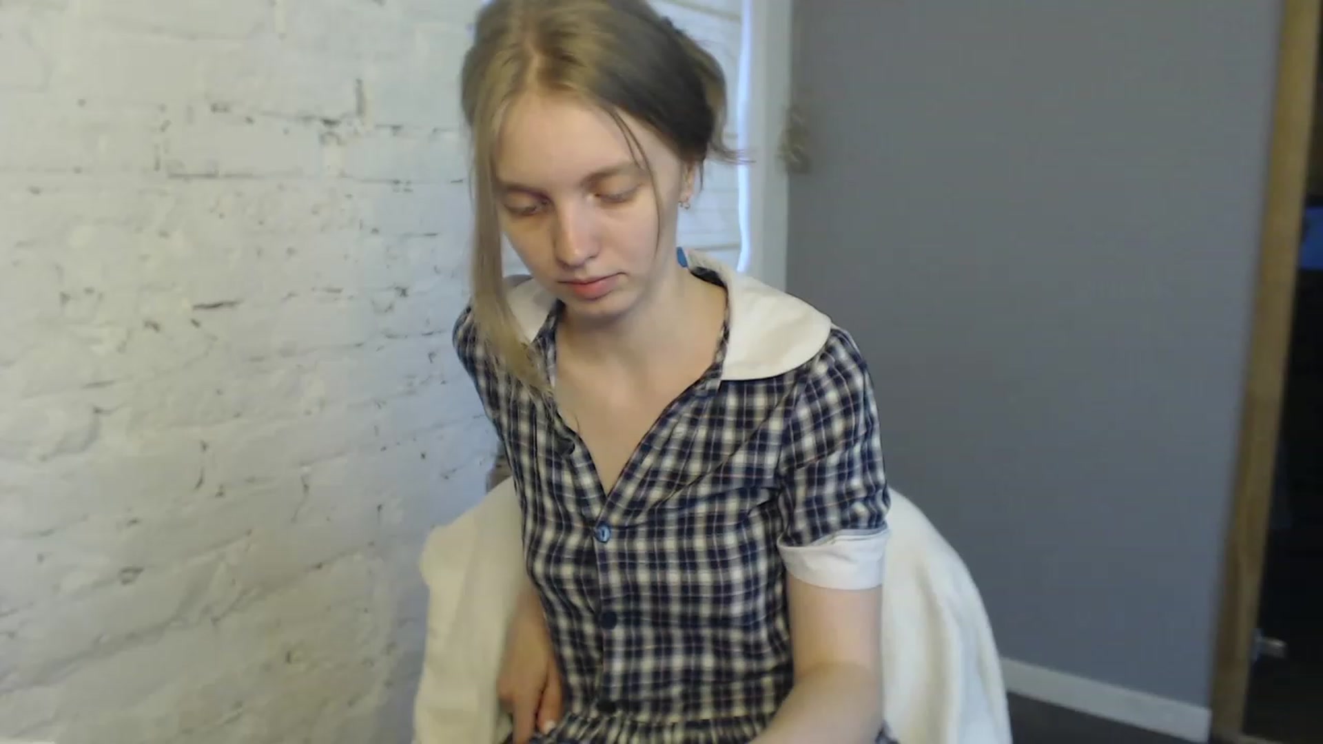 Gallery image thumbnail from OliviaWhites's myfreecams stream on, 07/04/2023, 08:38 image 17 of 20