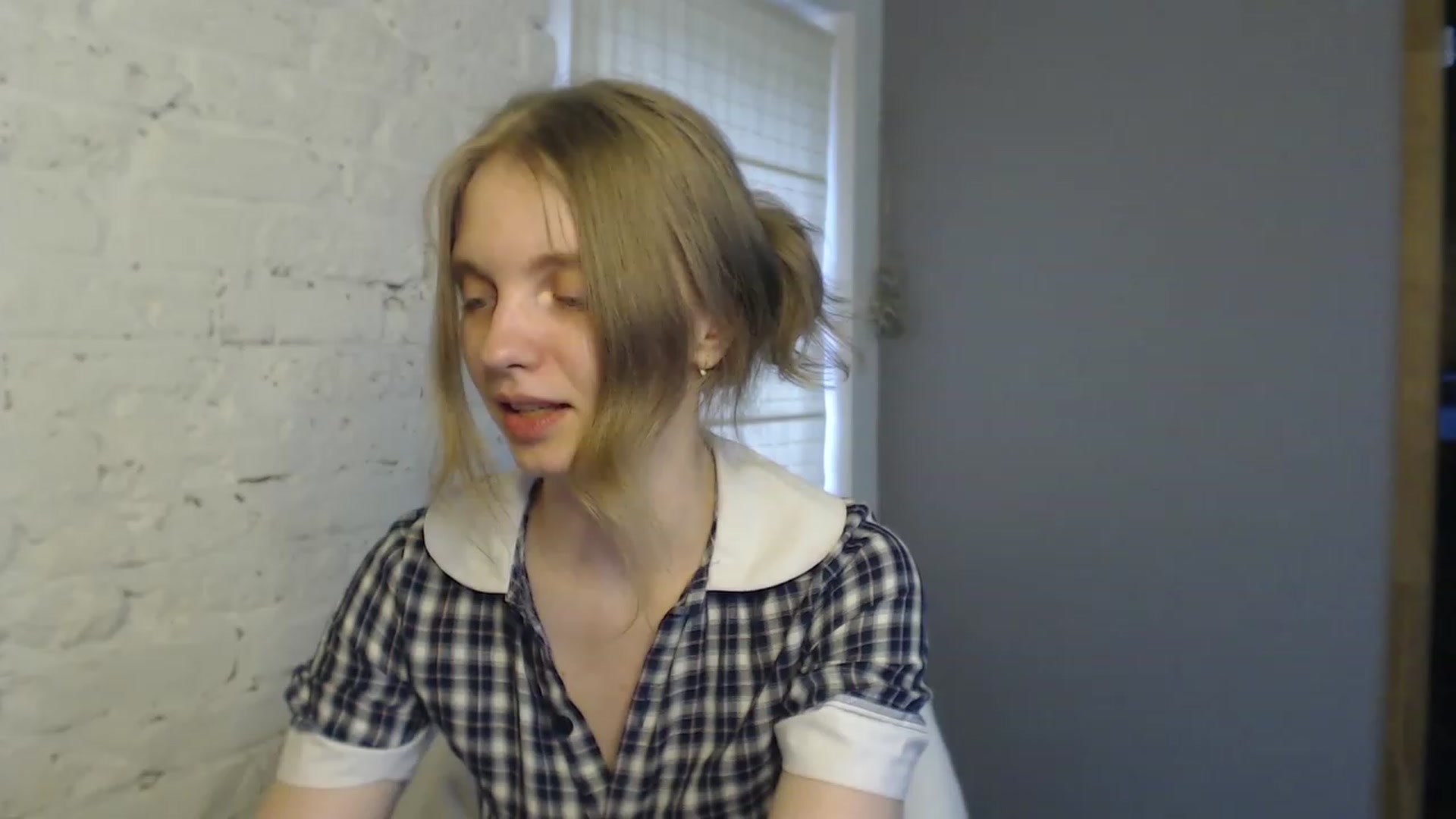 Gallery image thumbnail from OliviaWhites's myfreecams stream on, 07/04/2023, 10:01 image 1 of 20