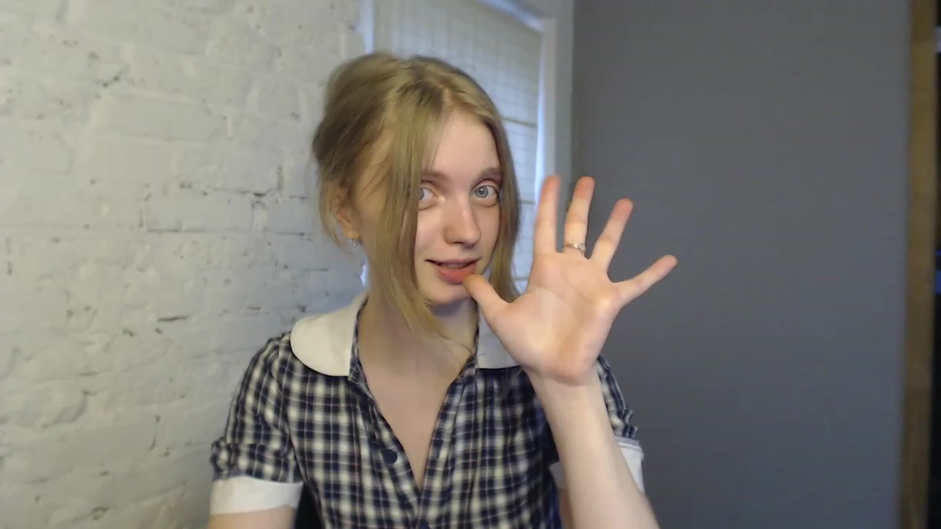 Gallery image thumbnail from OliviaWhites's myfreecams stream on, 07/04/2023, 10:01 image 17 of 20