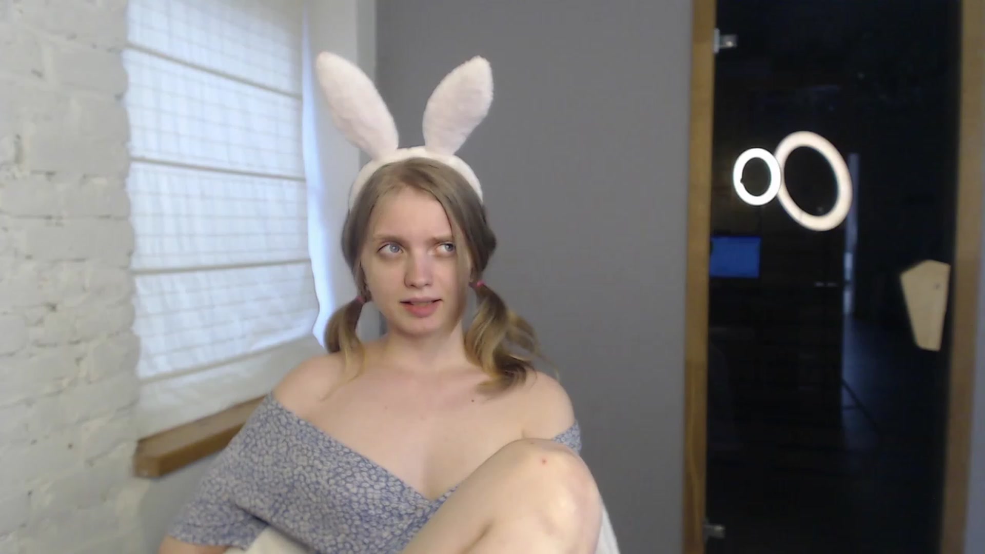 Gallery image thumbnail from OliviaWhites's myfreecams stream on, 07/07/2023, 10:40 image 6 of 20