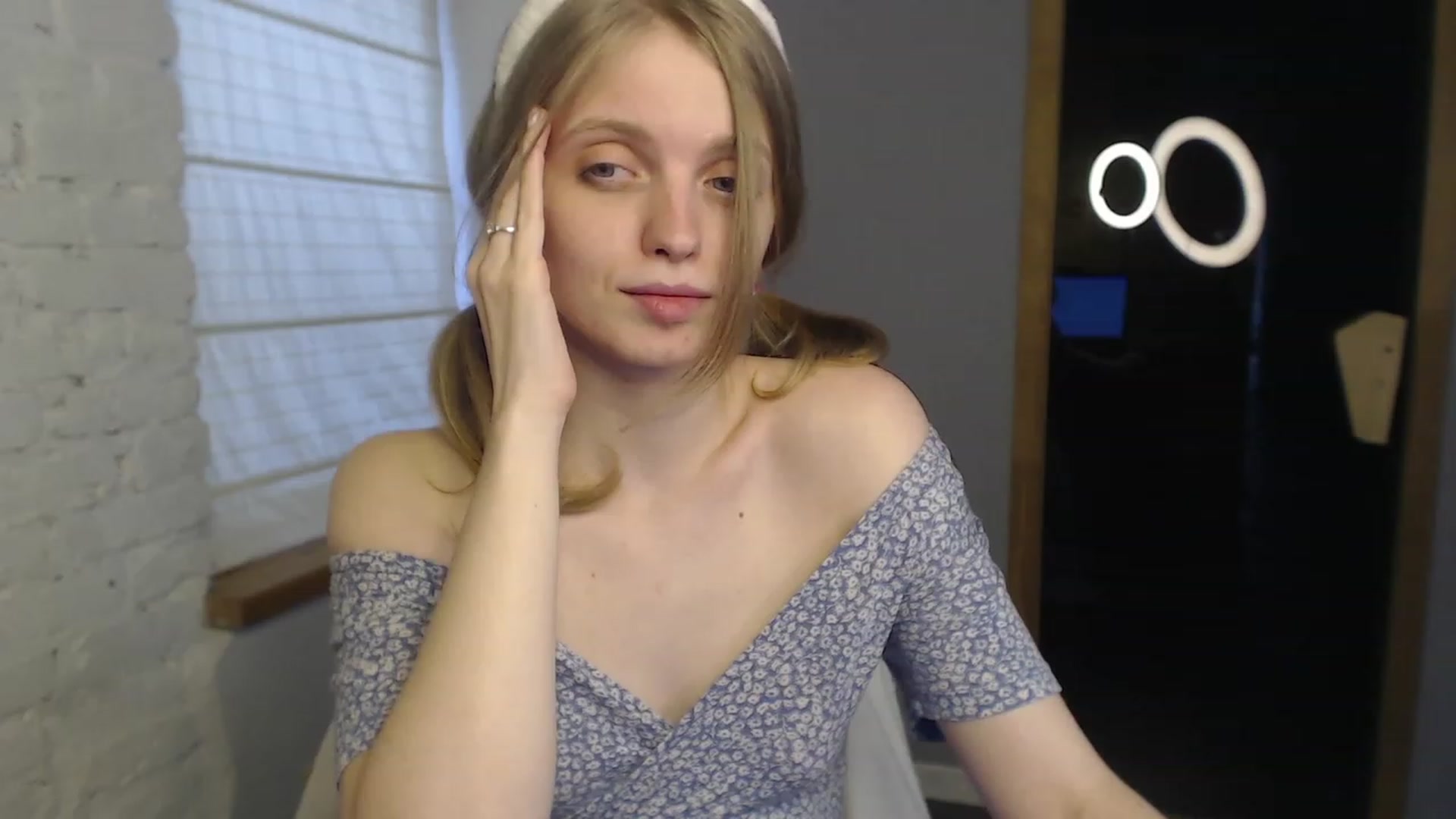 Gallery image thumbnail from OliviaWhites's myfreecams stream on, 07/07/2023, 10:40 image 14 of 20