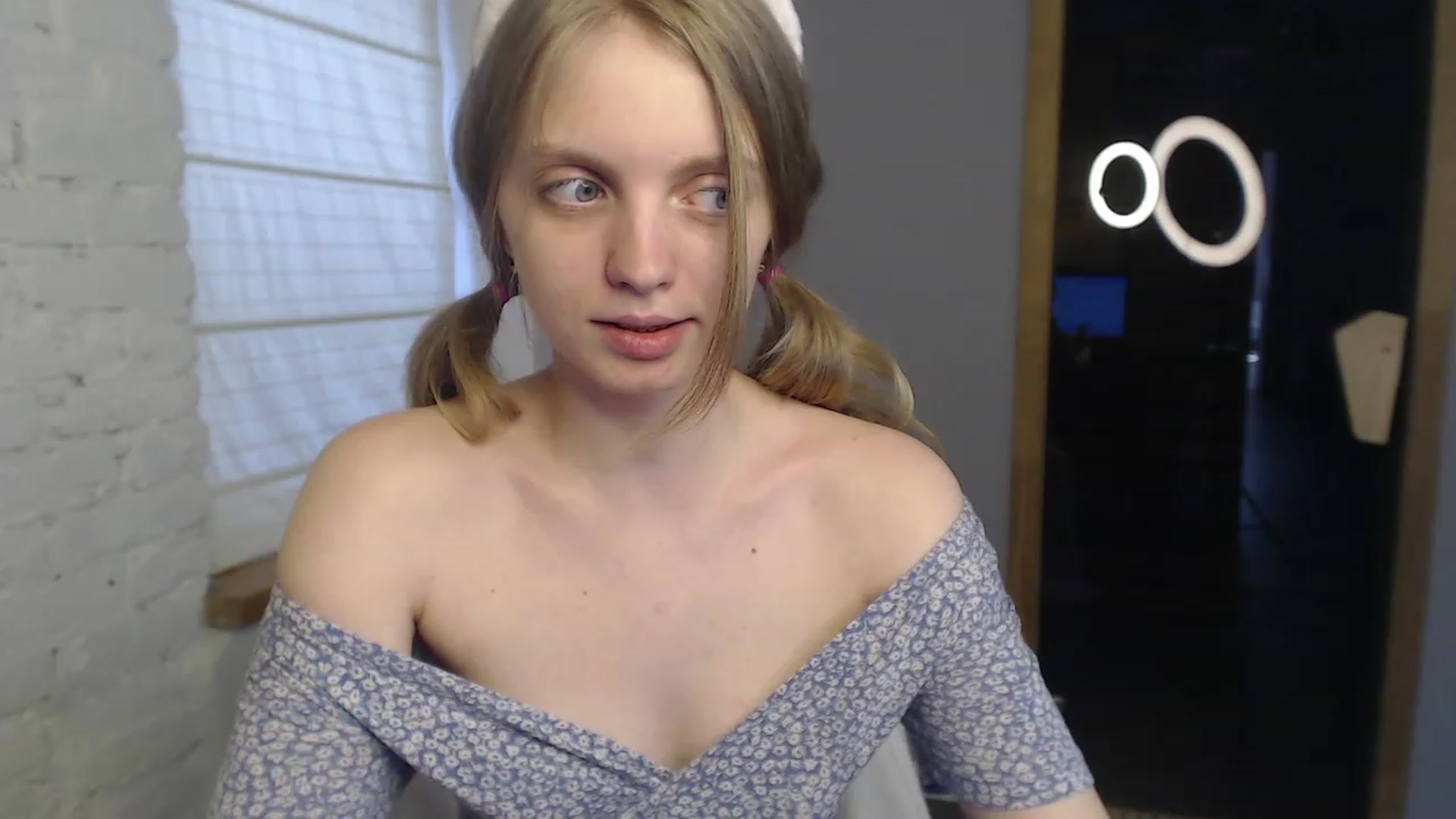 Gallery image thumbnail from OliviaWhites's myfreecams stream on, 07/07/2023, 10:40 image 13 of 20