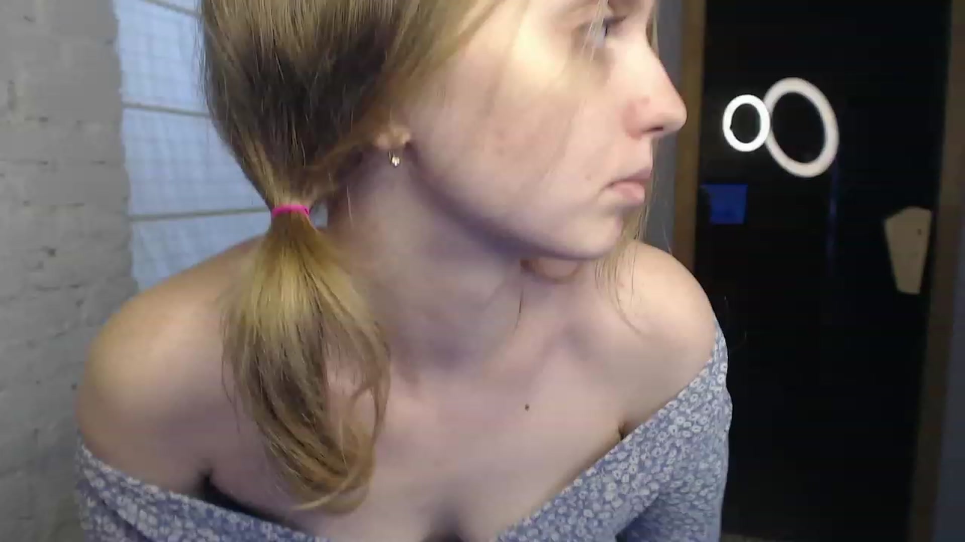 Gallery image thumbnail from OliviaWhites's myfreecams stream on, 07/07/2023, 10:40 image 15 of 20
