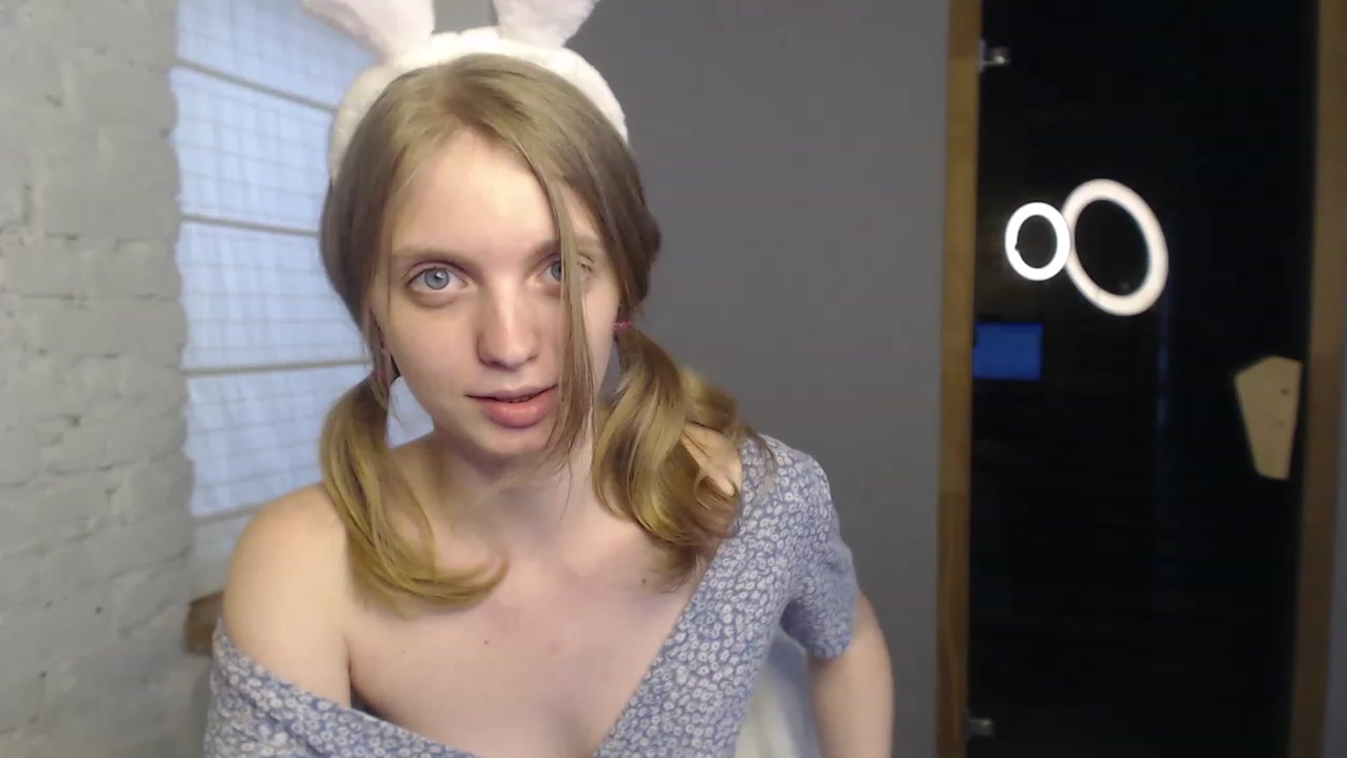 Gallery image thumbnail from OliviaWhites's myfreecams stream on, 07/07/2023, 10:40 image 3 of 20